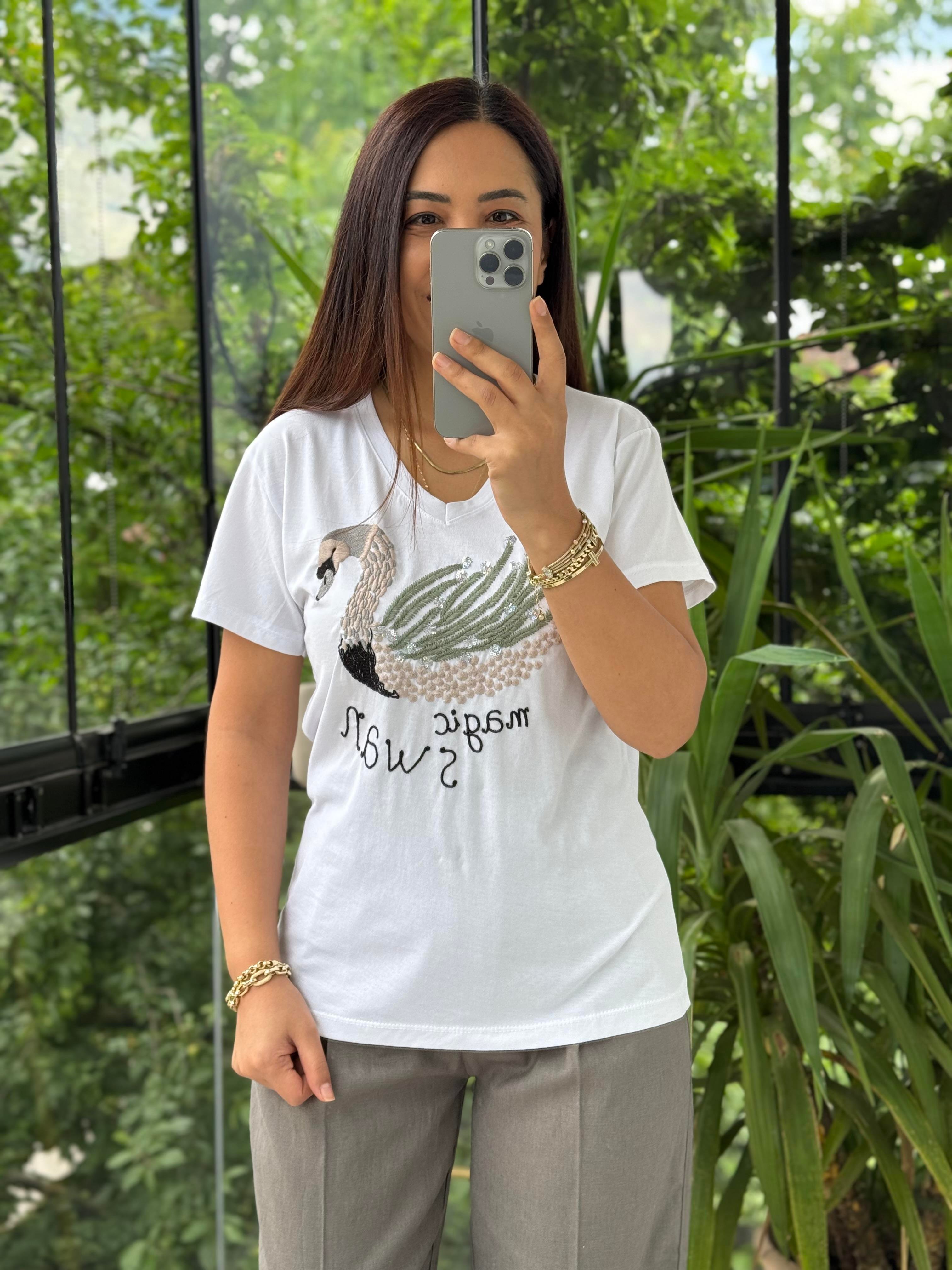 Pamuklu Tişört Kuğu Nakışlı