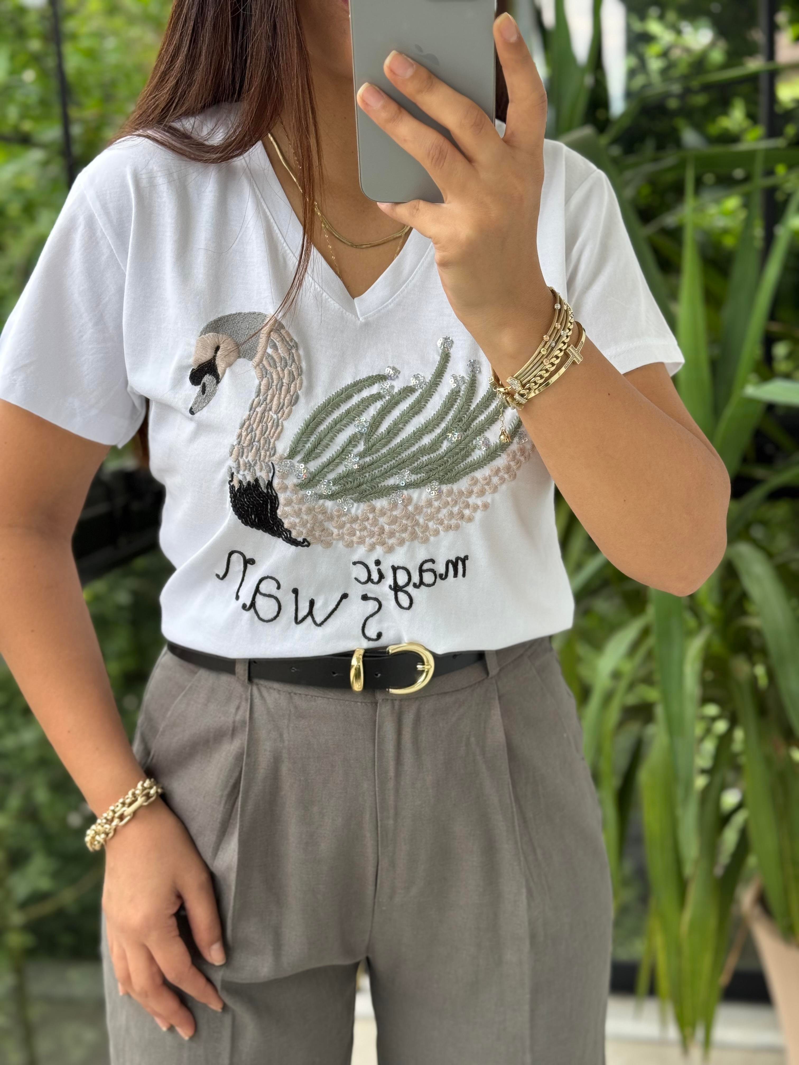 Pamuklu Tişört Kuğu Nakışlı