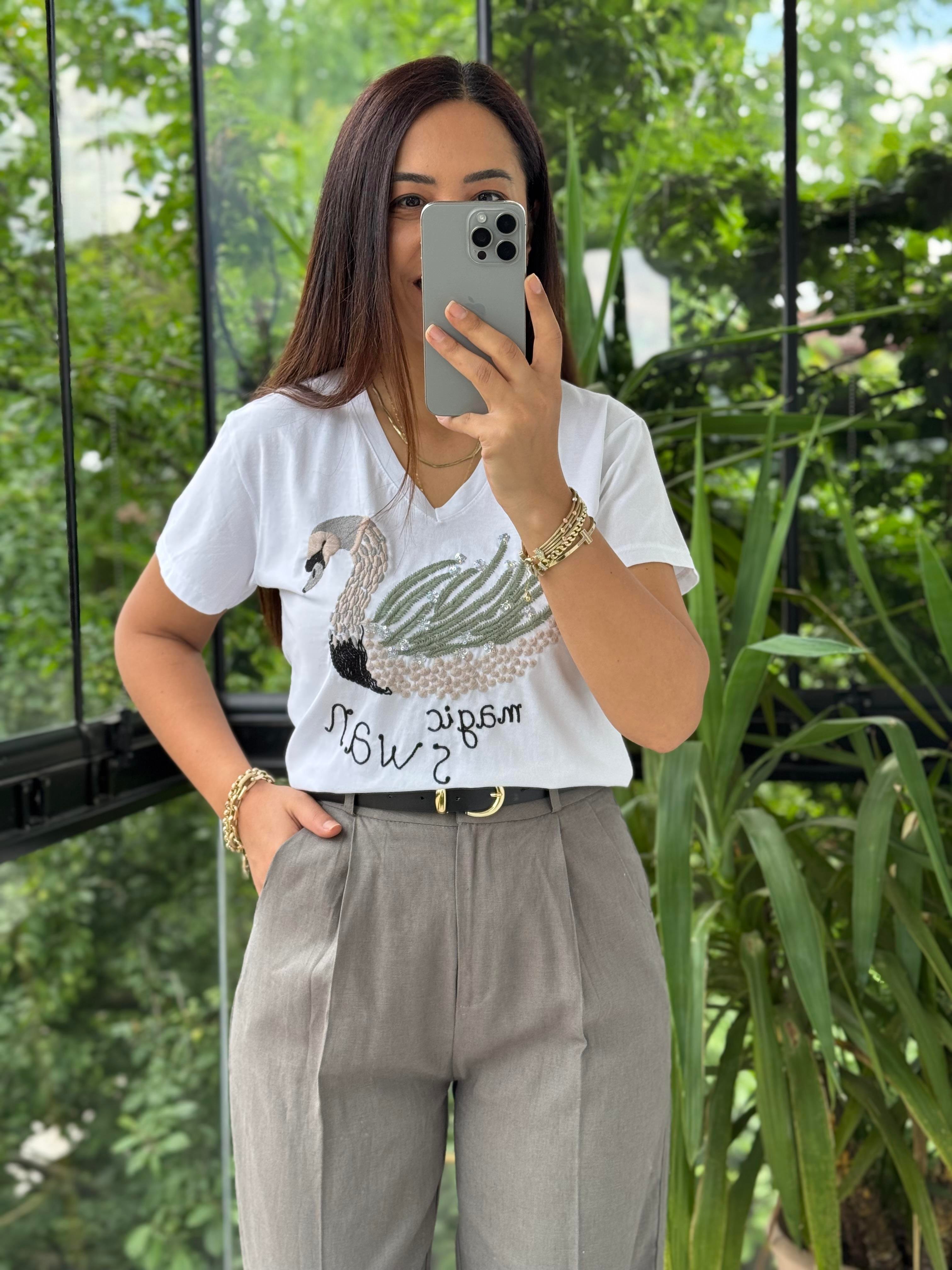 Pamuklu Tişört Kuğu Nakışlı