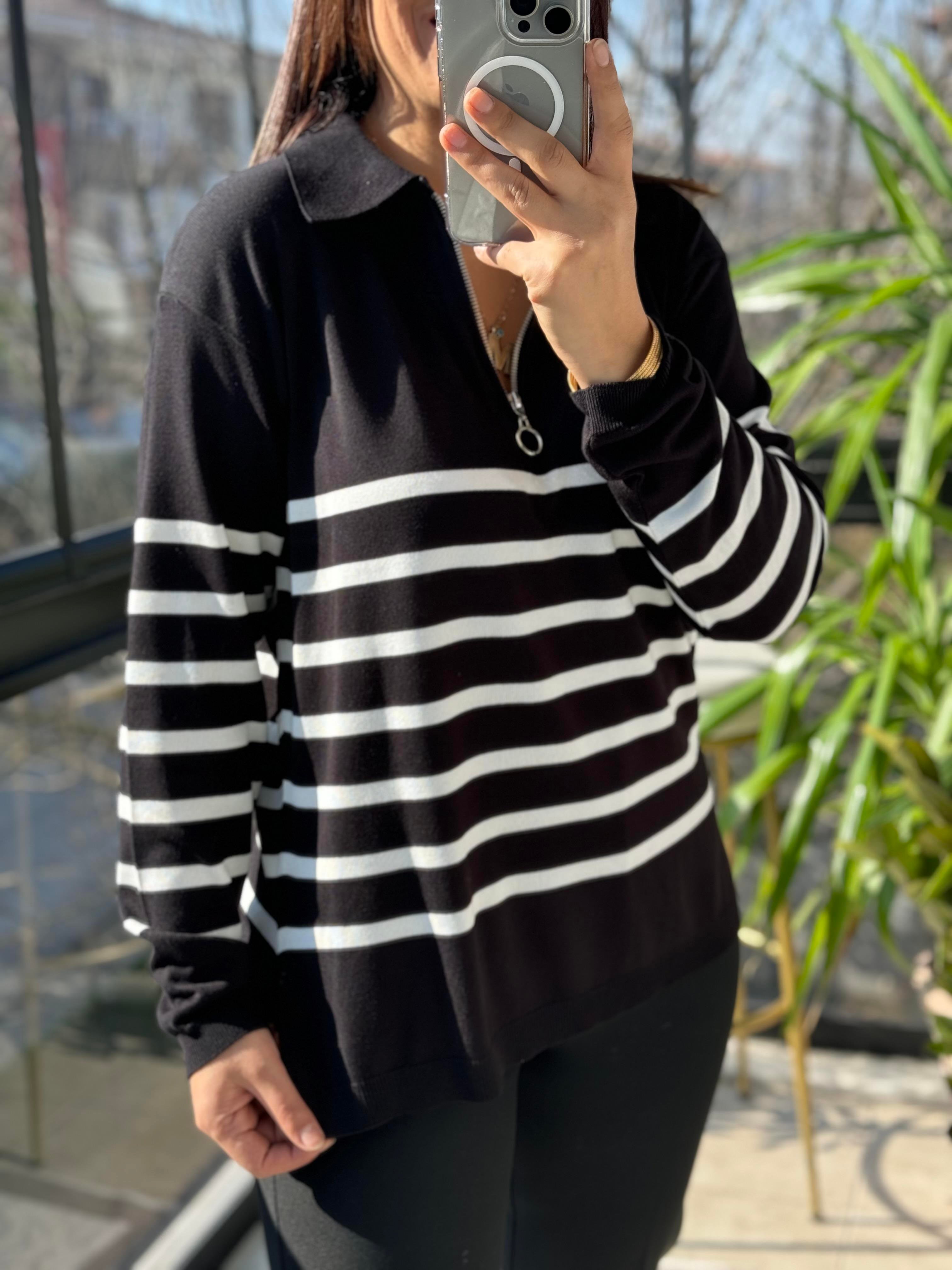 Polo Yaka Çizgili Triko Siyah