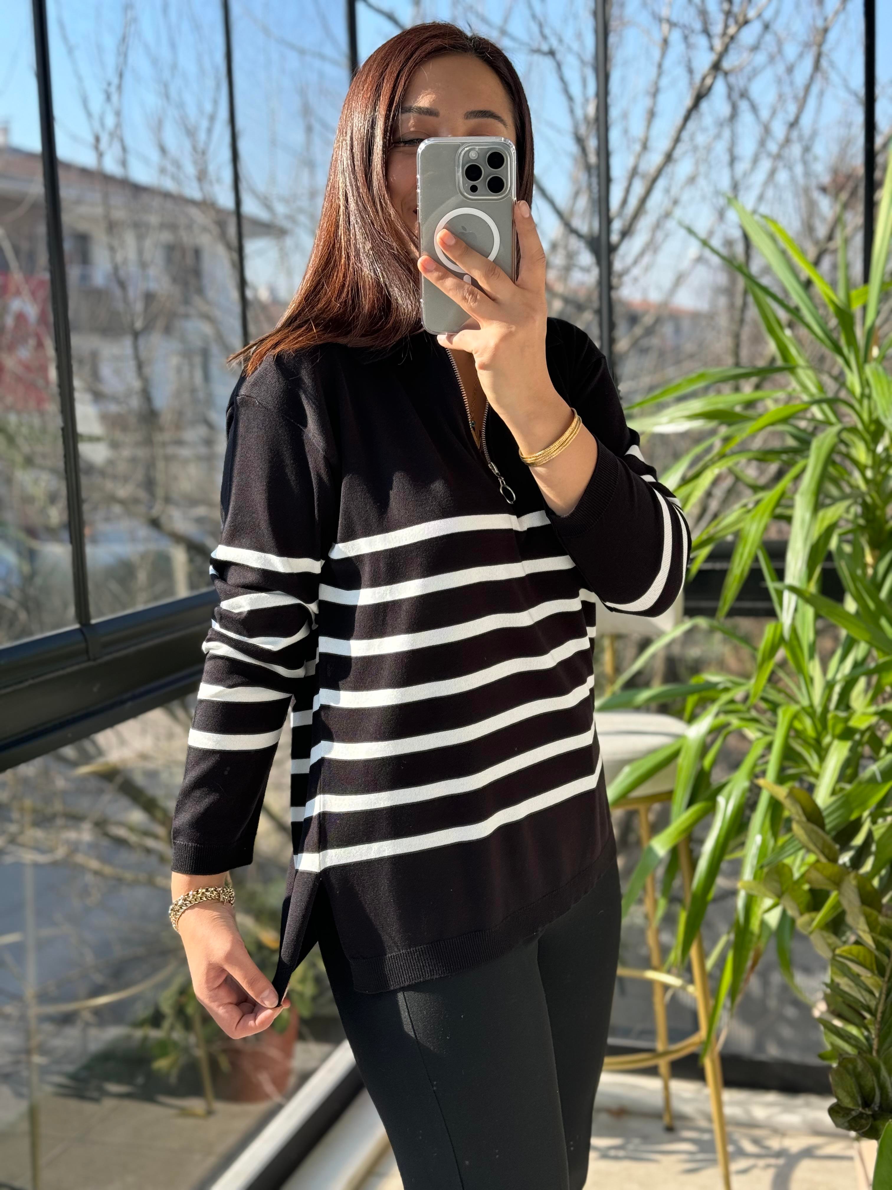 Polo Yaka Çizgili Triko Siyah