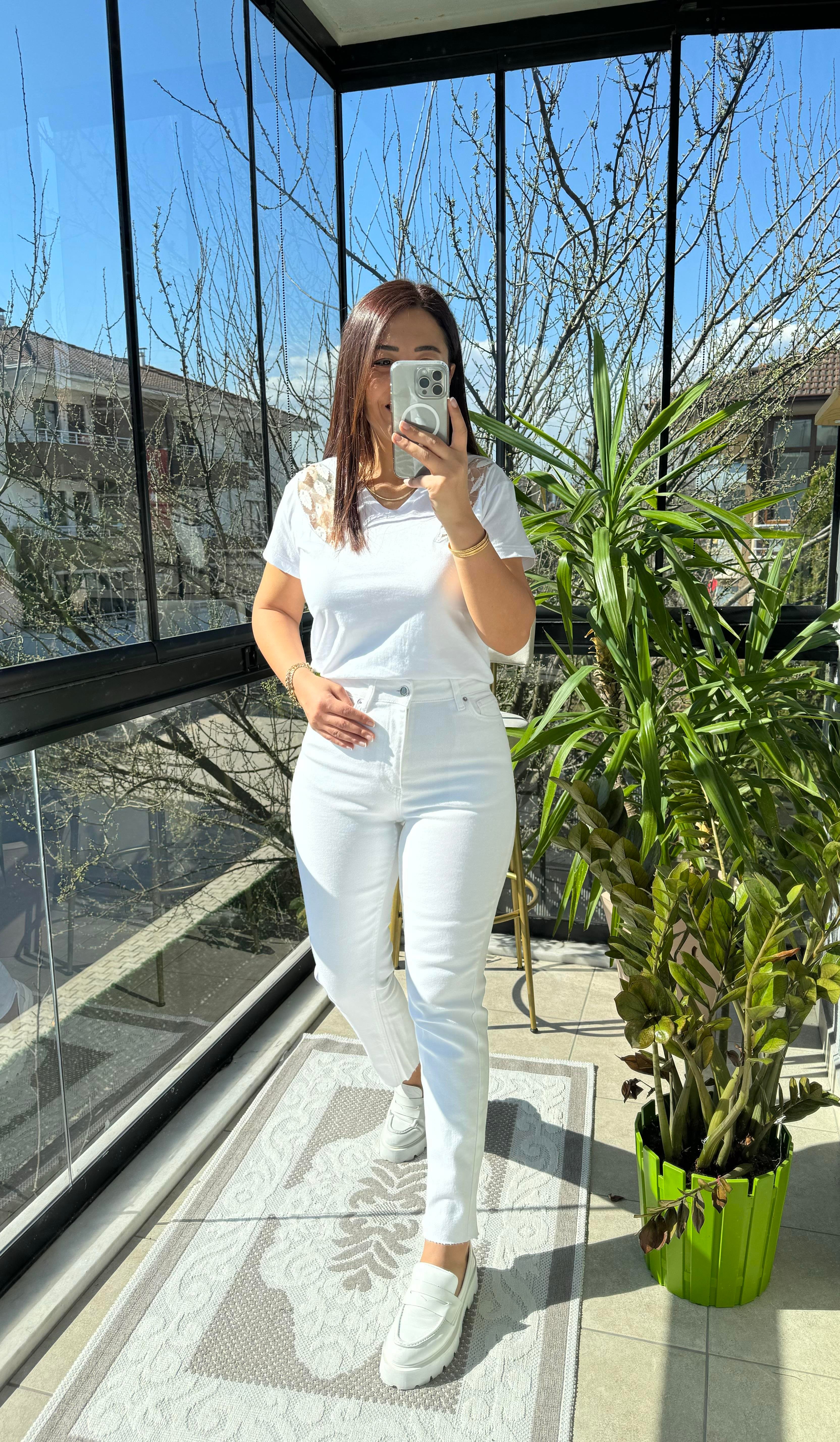 Premium Kalite Kesik Paça Jean Beyaz