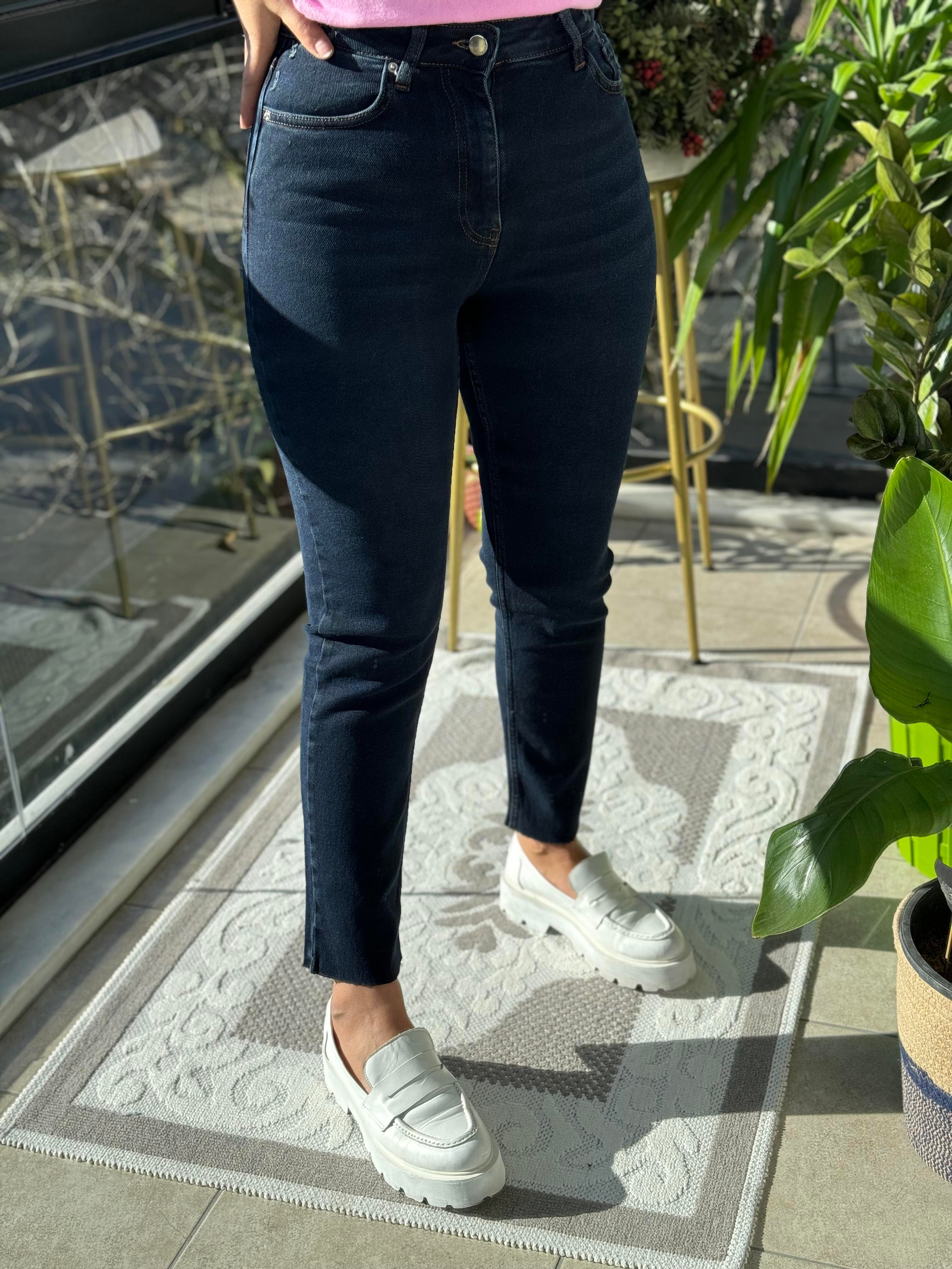 Premium Kalite Kesik Paça Jean Koyu Lacivert