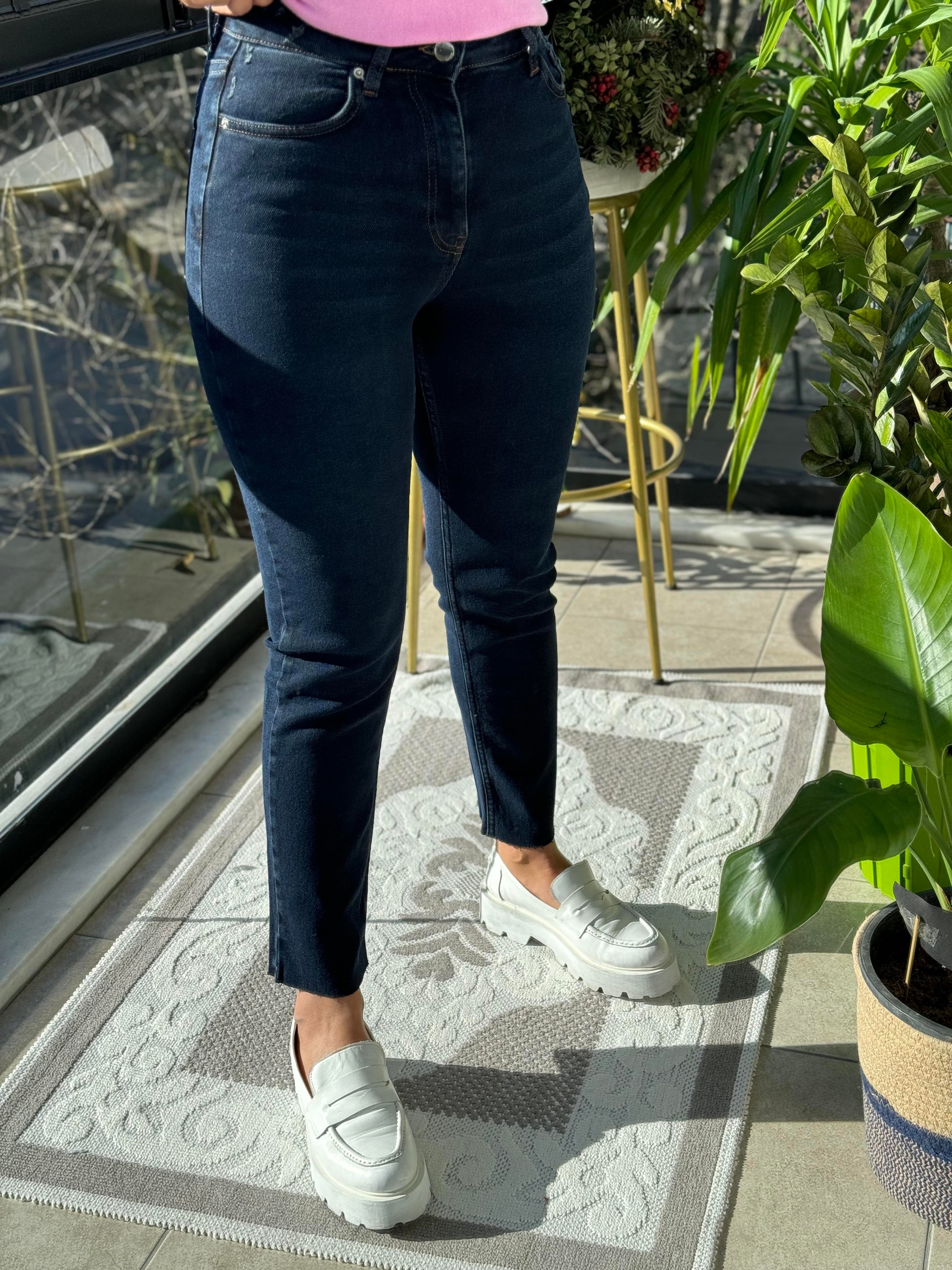 Premium Kalite Kesik Paça Jean Koyu Lacivert