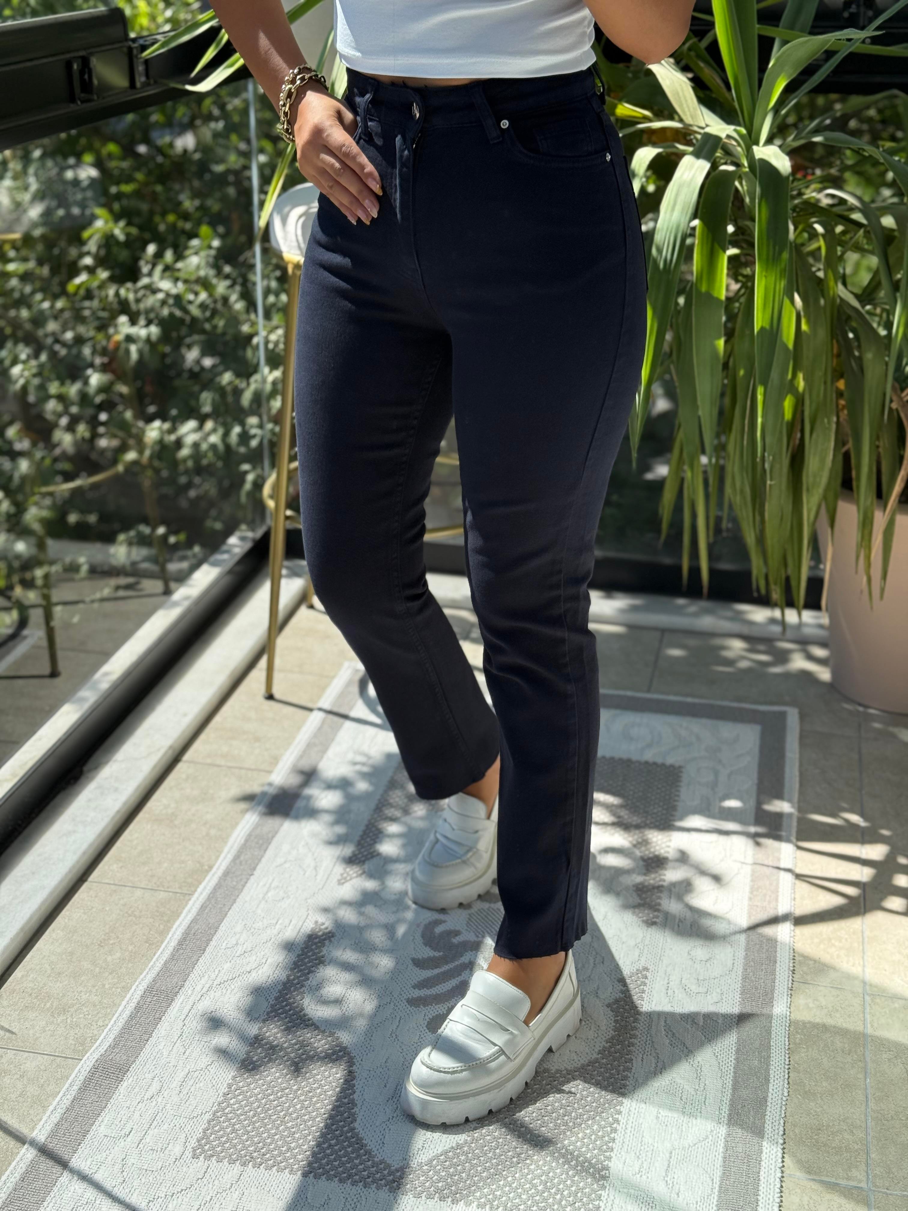 Premium Kalite Kesik Paça Jean Lacivert