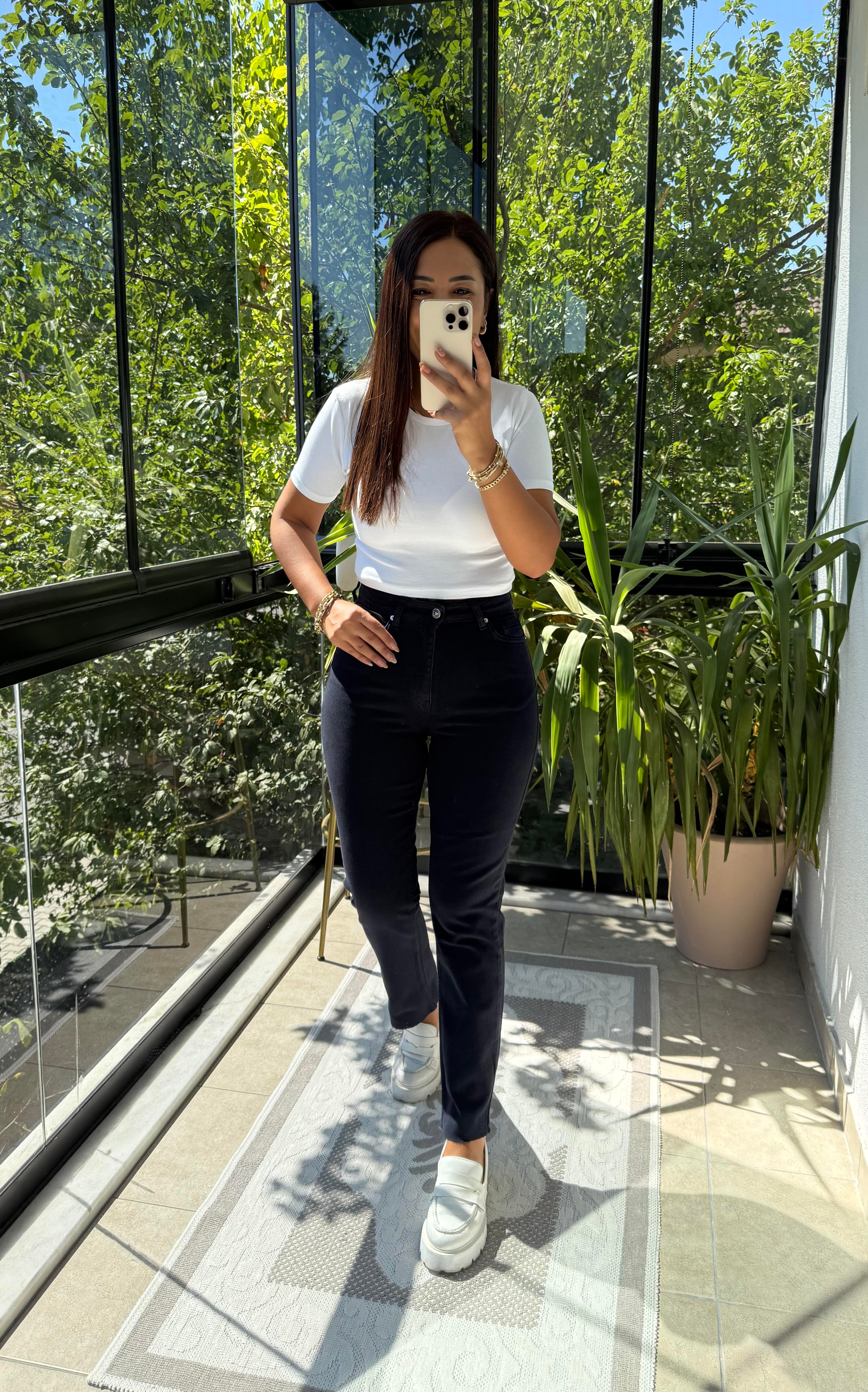 Premium Kalite Kesik Paça Jean Lacivert