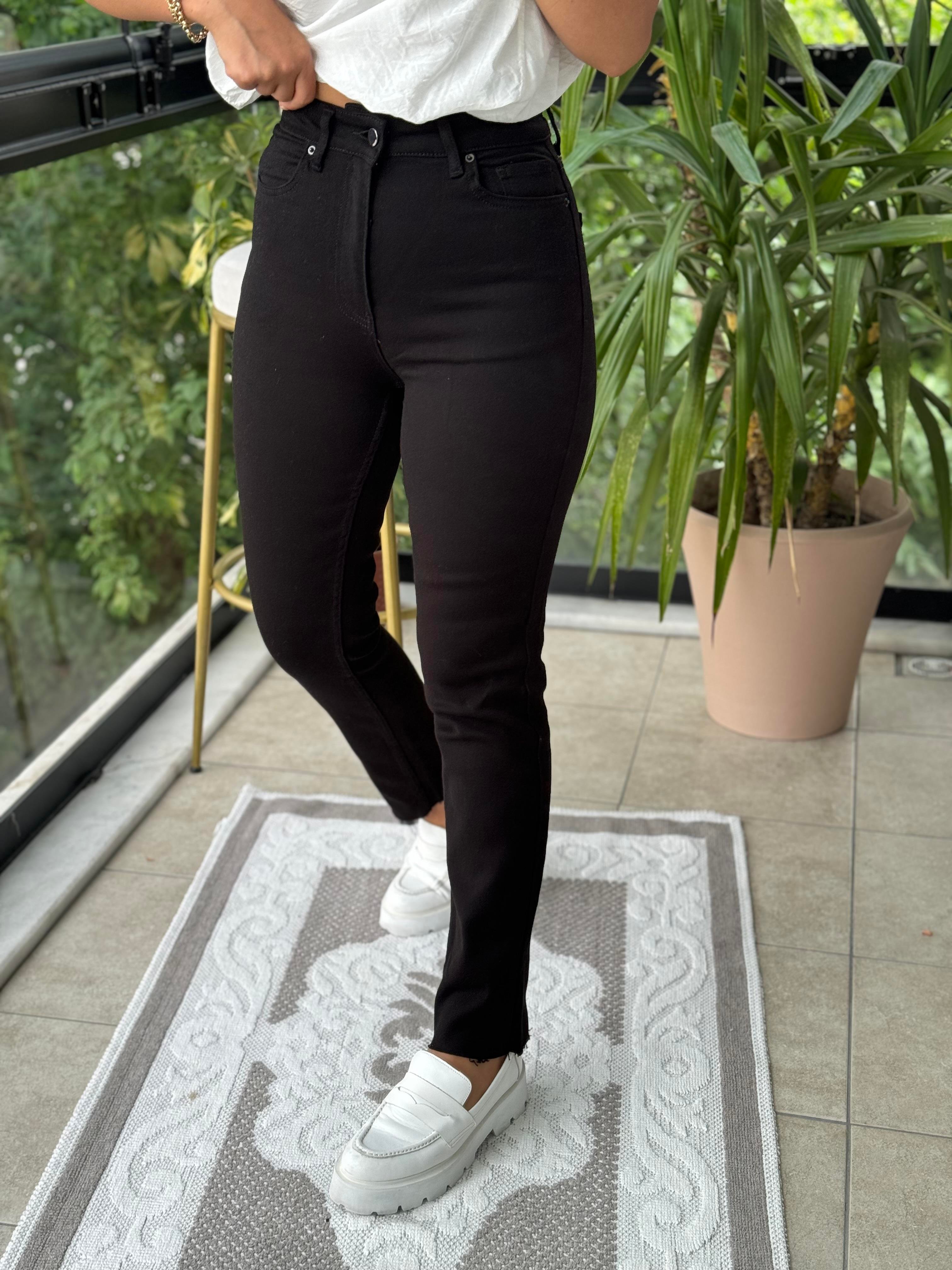 Premium Kalite Kesik Paça Jean Siyah