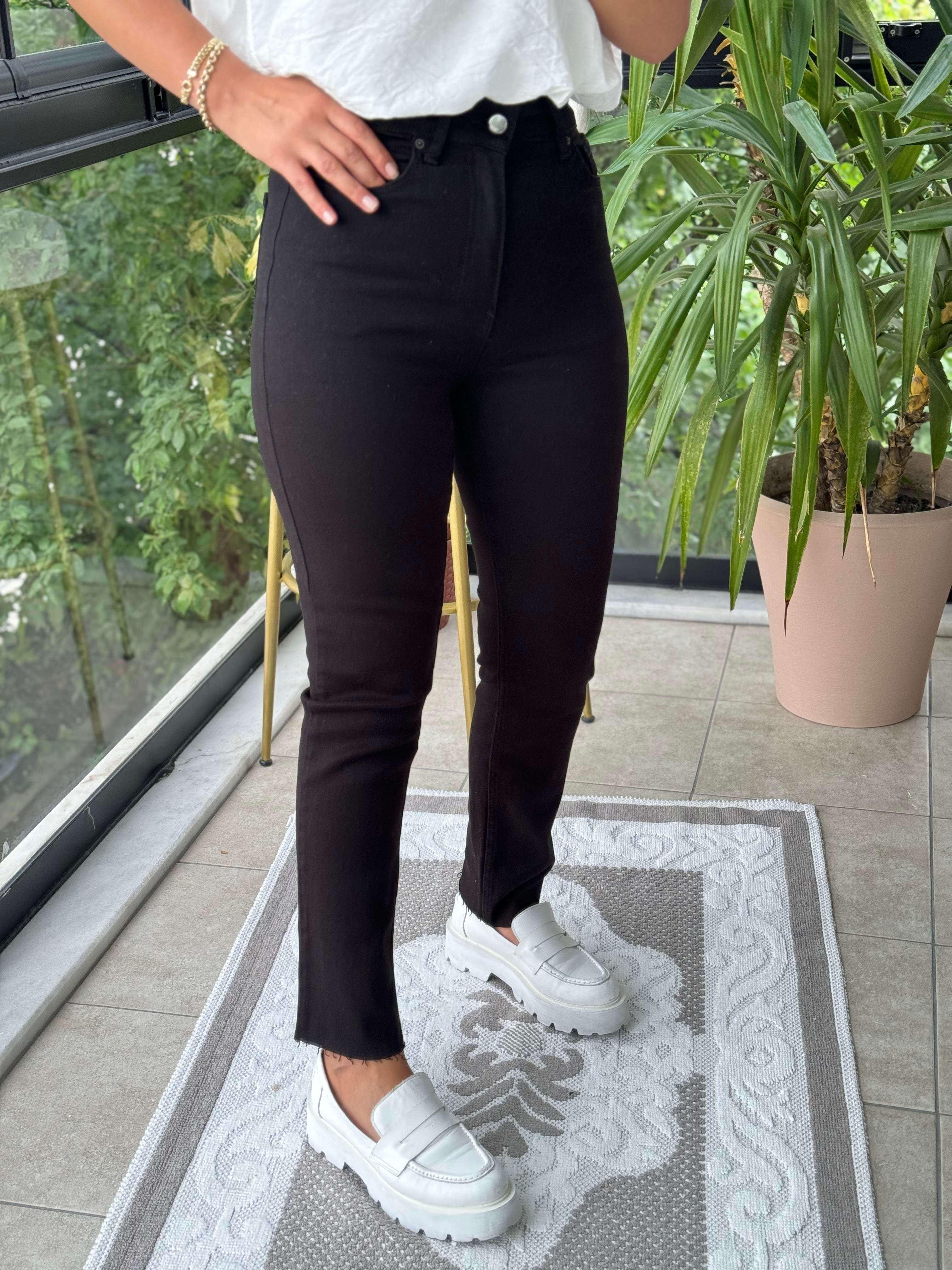 Premium Kalite Kesik Paça Jean Siyah