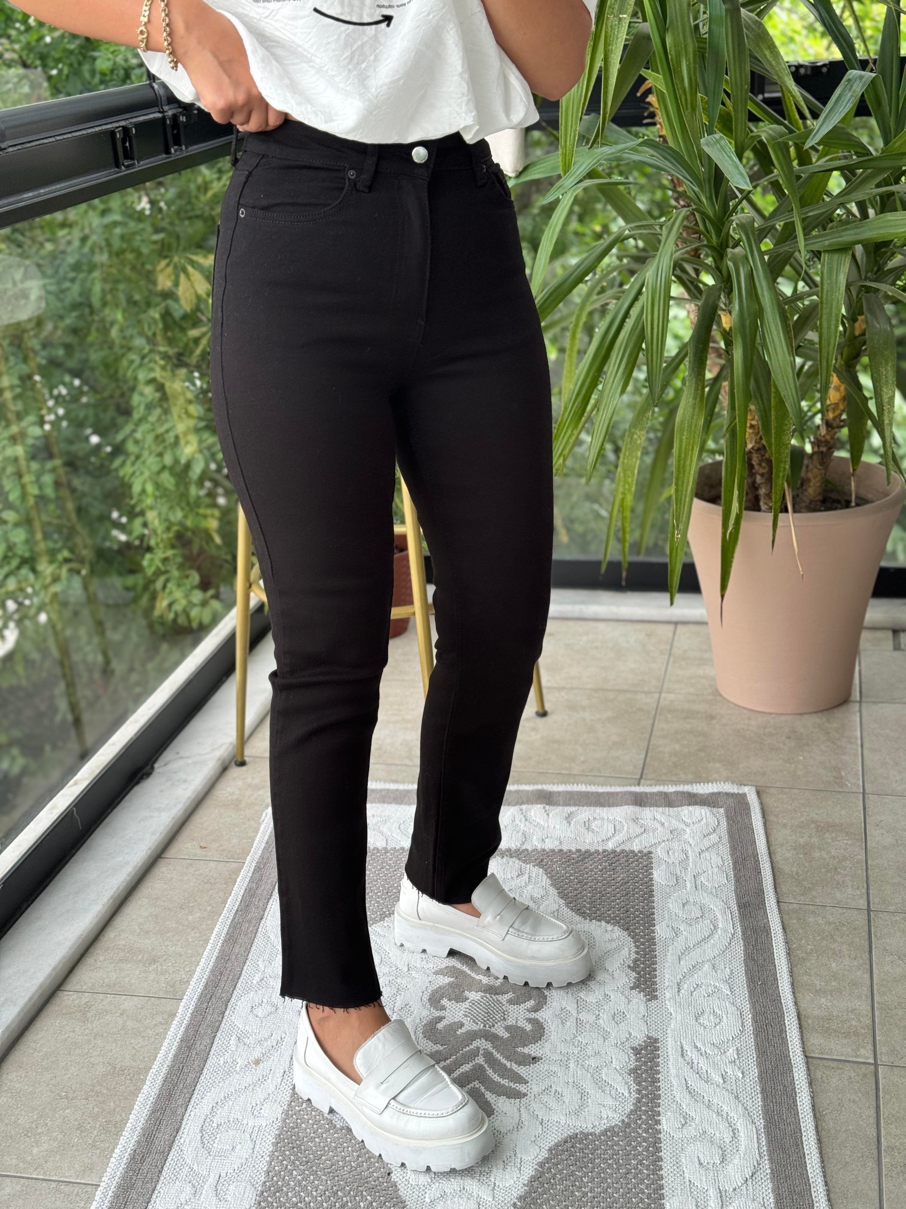 Premium Kalite Kesik Paça Jean Siyah