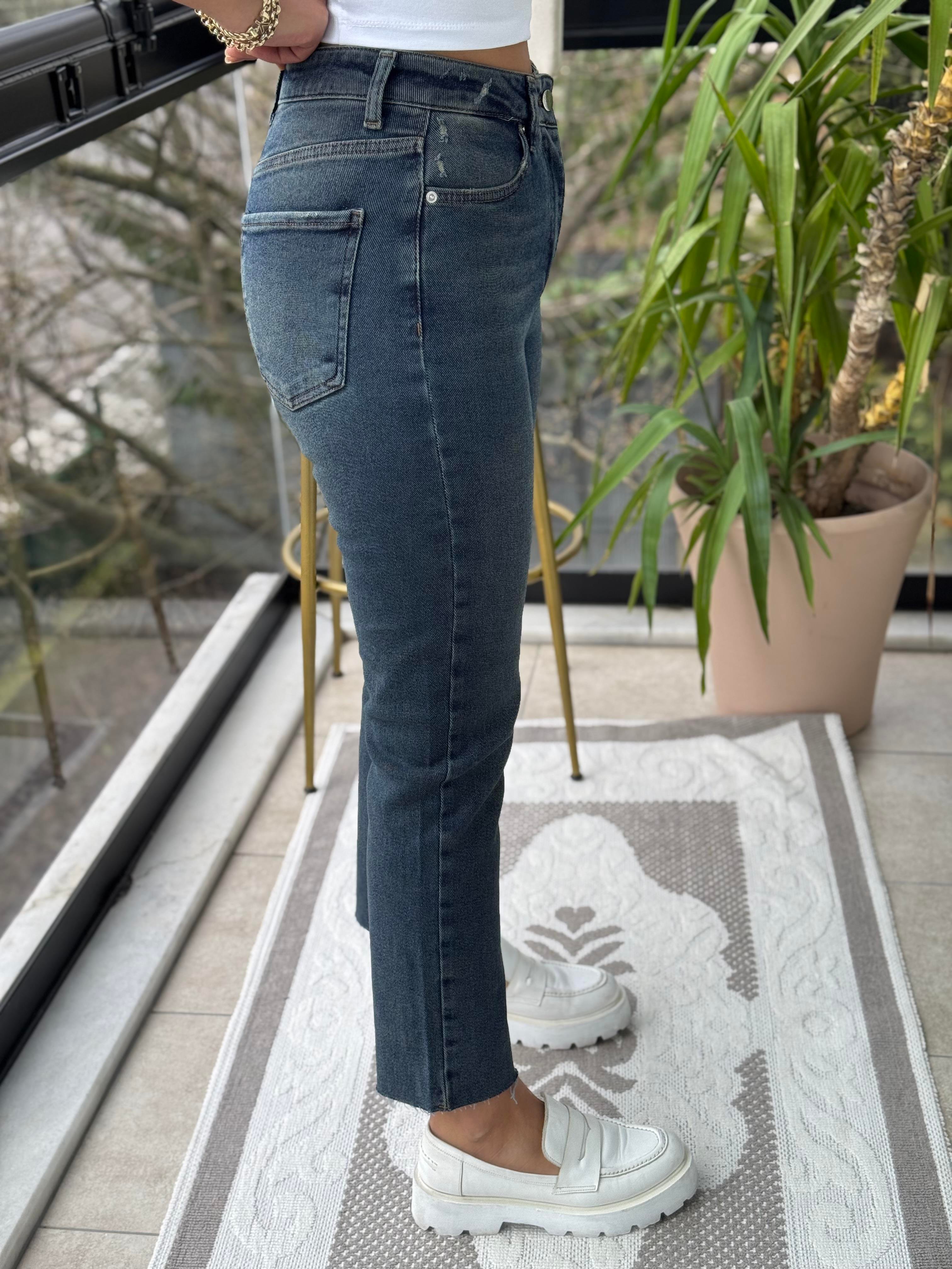 Premium Kalite Kesik Paça Jean Yeşil Yıkama