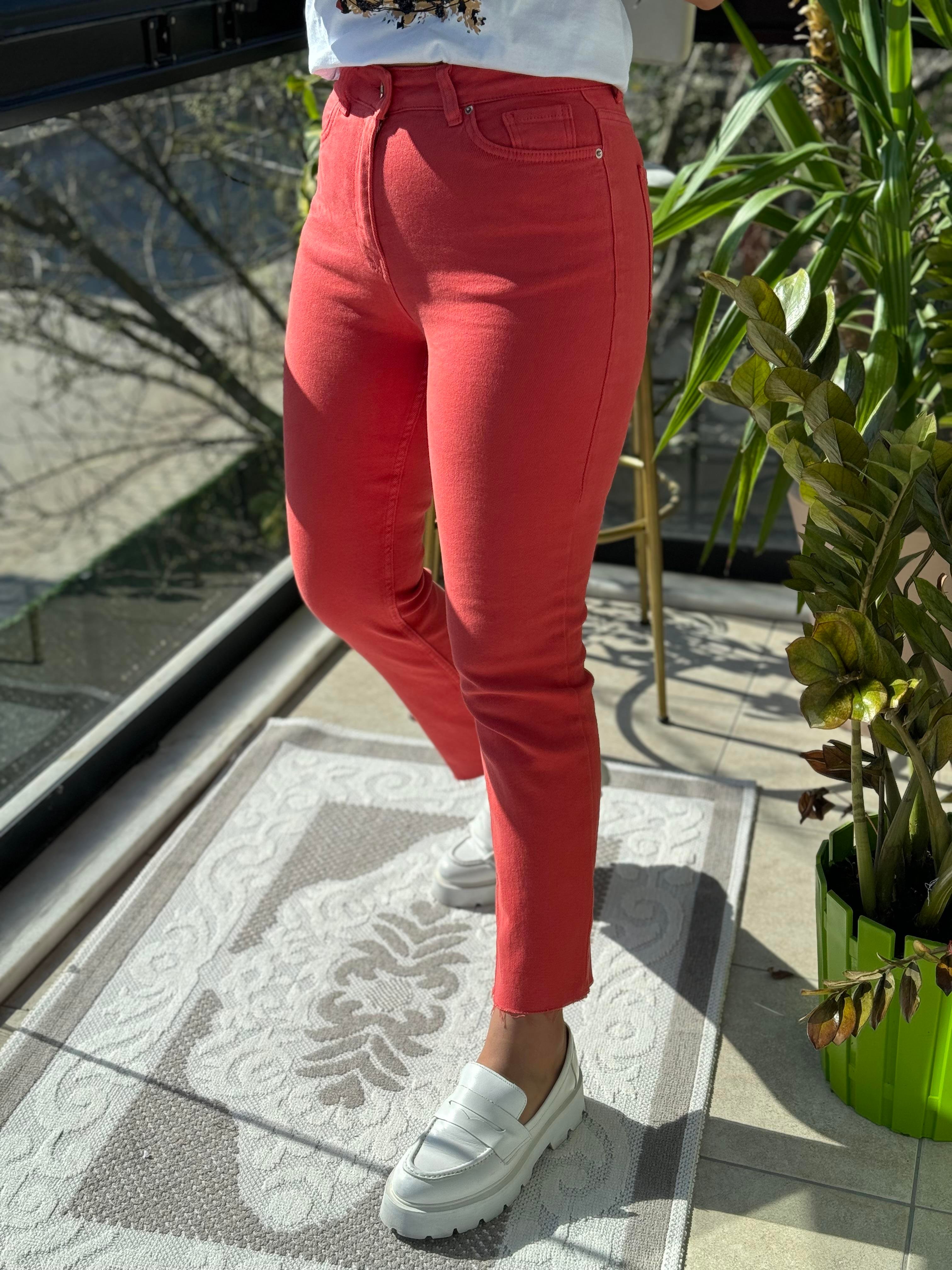 Premium Kalite Renkli Kesik Paça Jean Nar Çiçeği