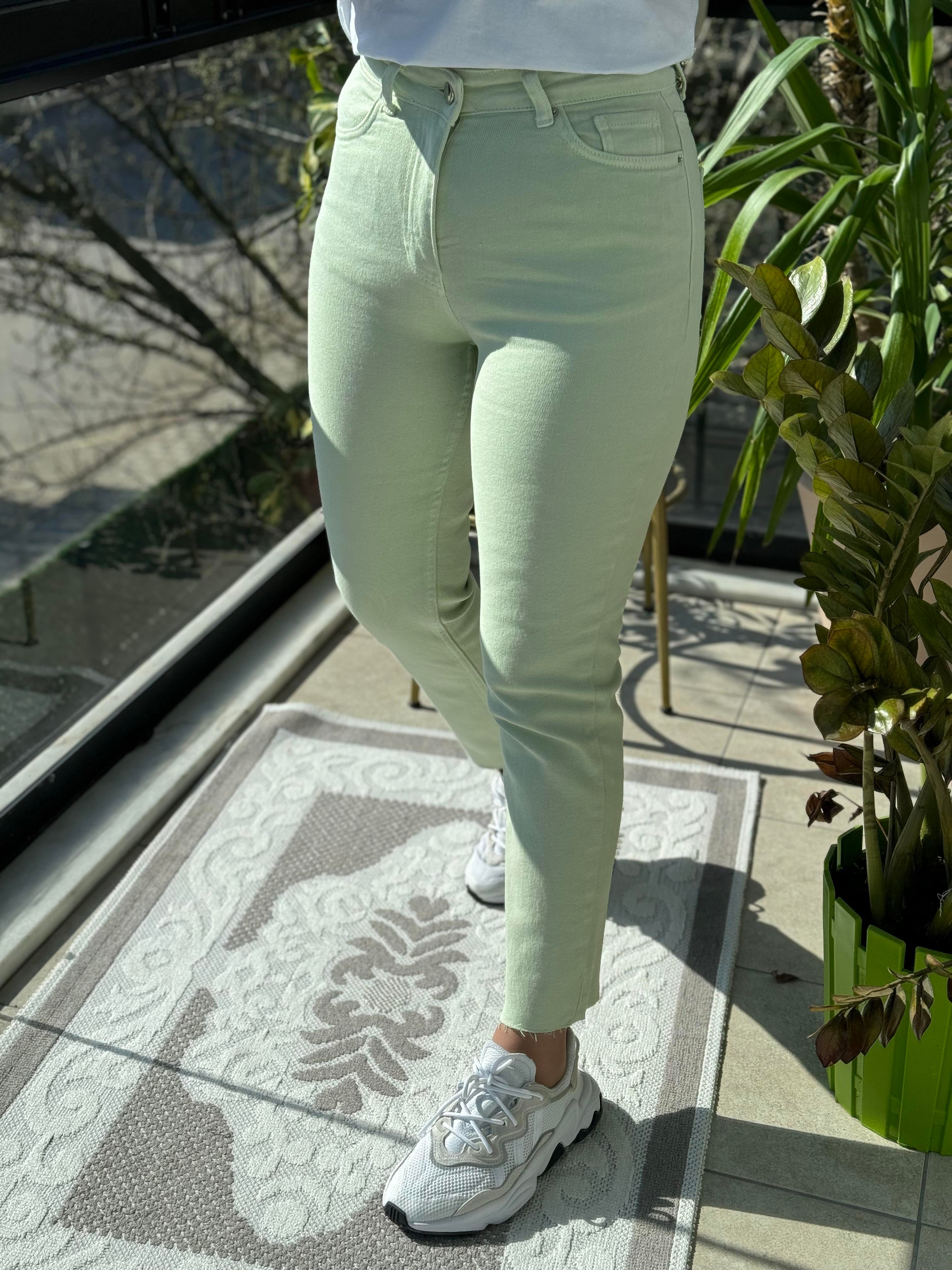 Premium Kalite Renkli Kesik Paça Jean Su Yeşili