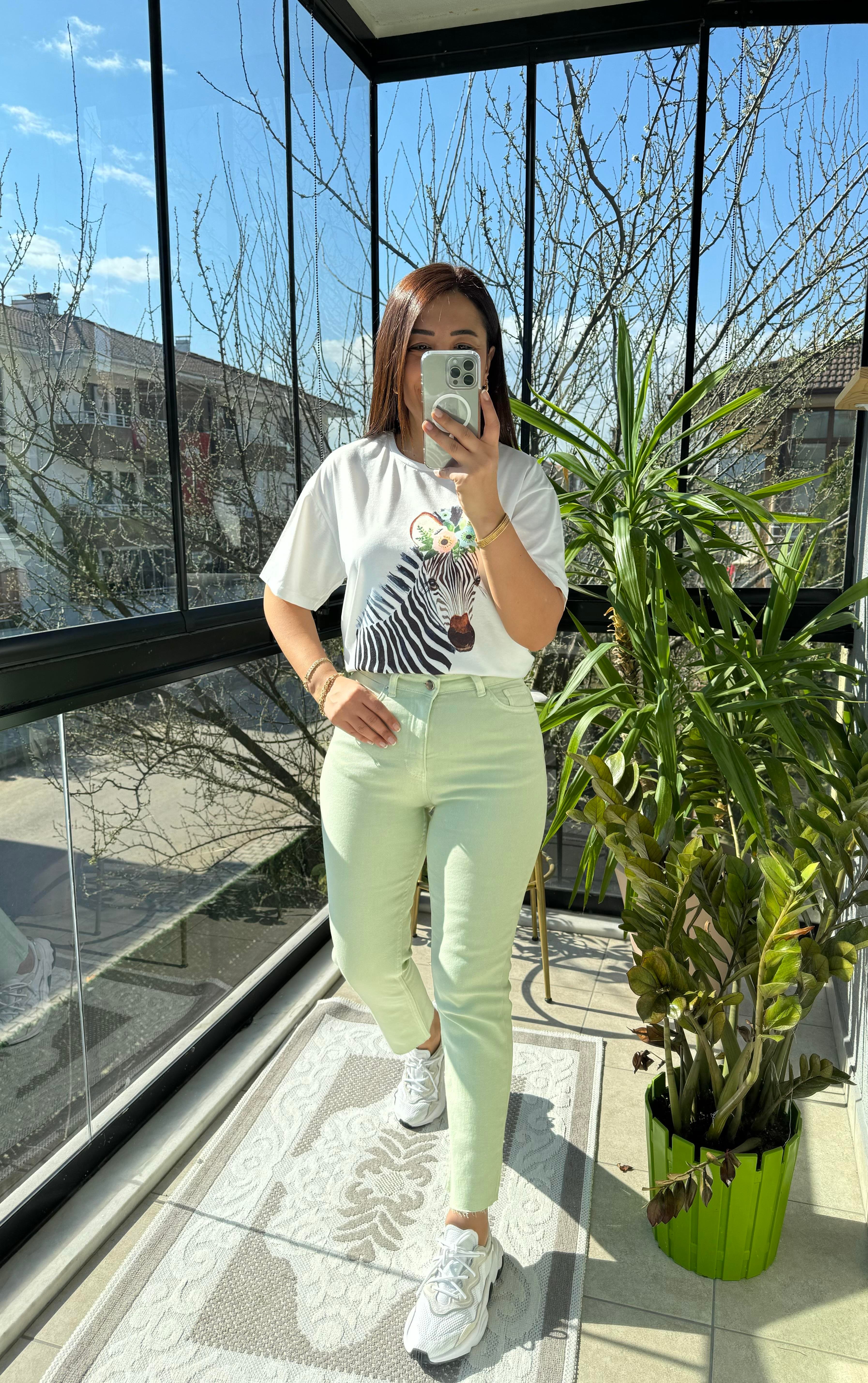 Premium Kalite Renkli Kesik Paça Jean Su Yeşili