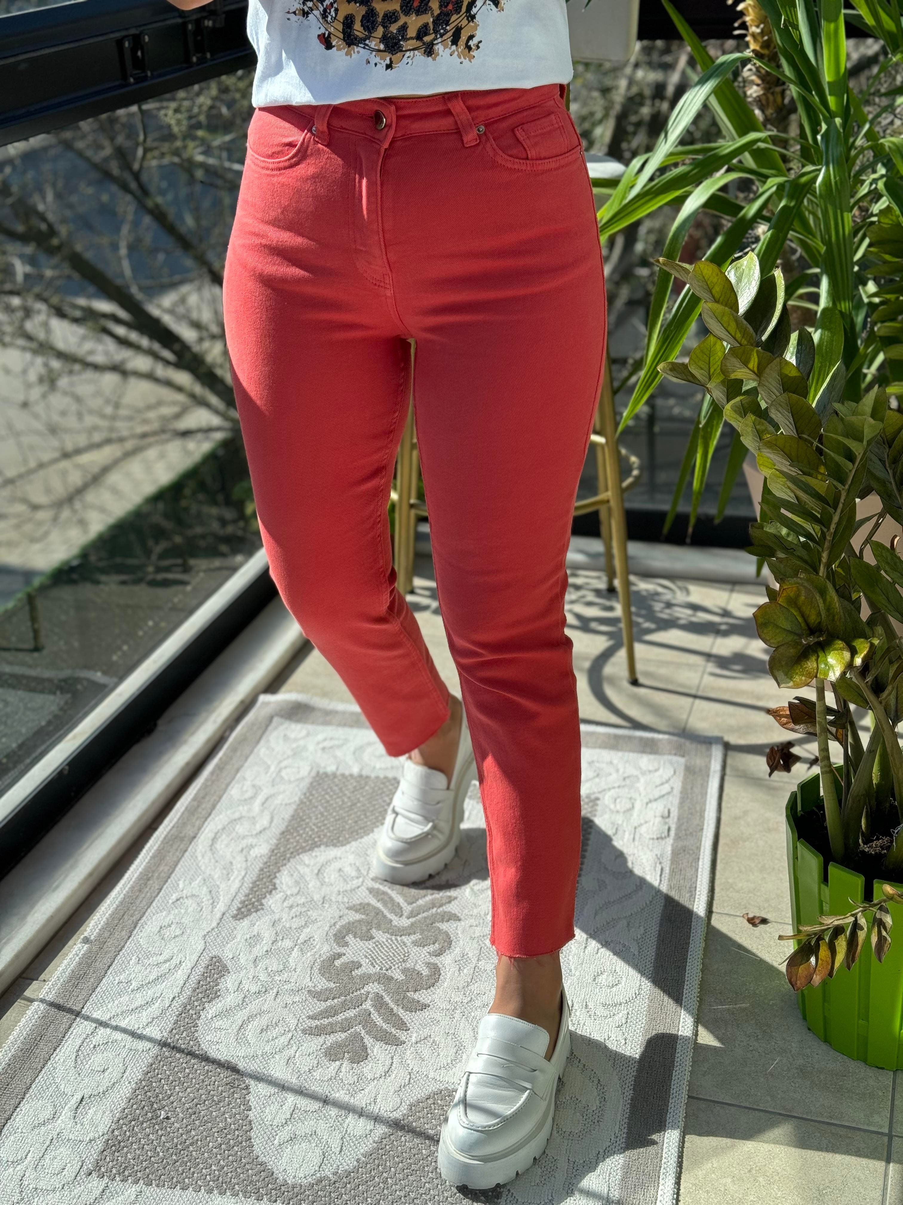 Premium Kalite Renkli Kesik Paça Jean Nar Çiçeği