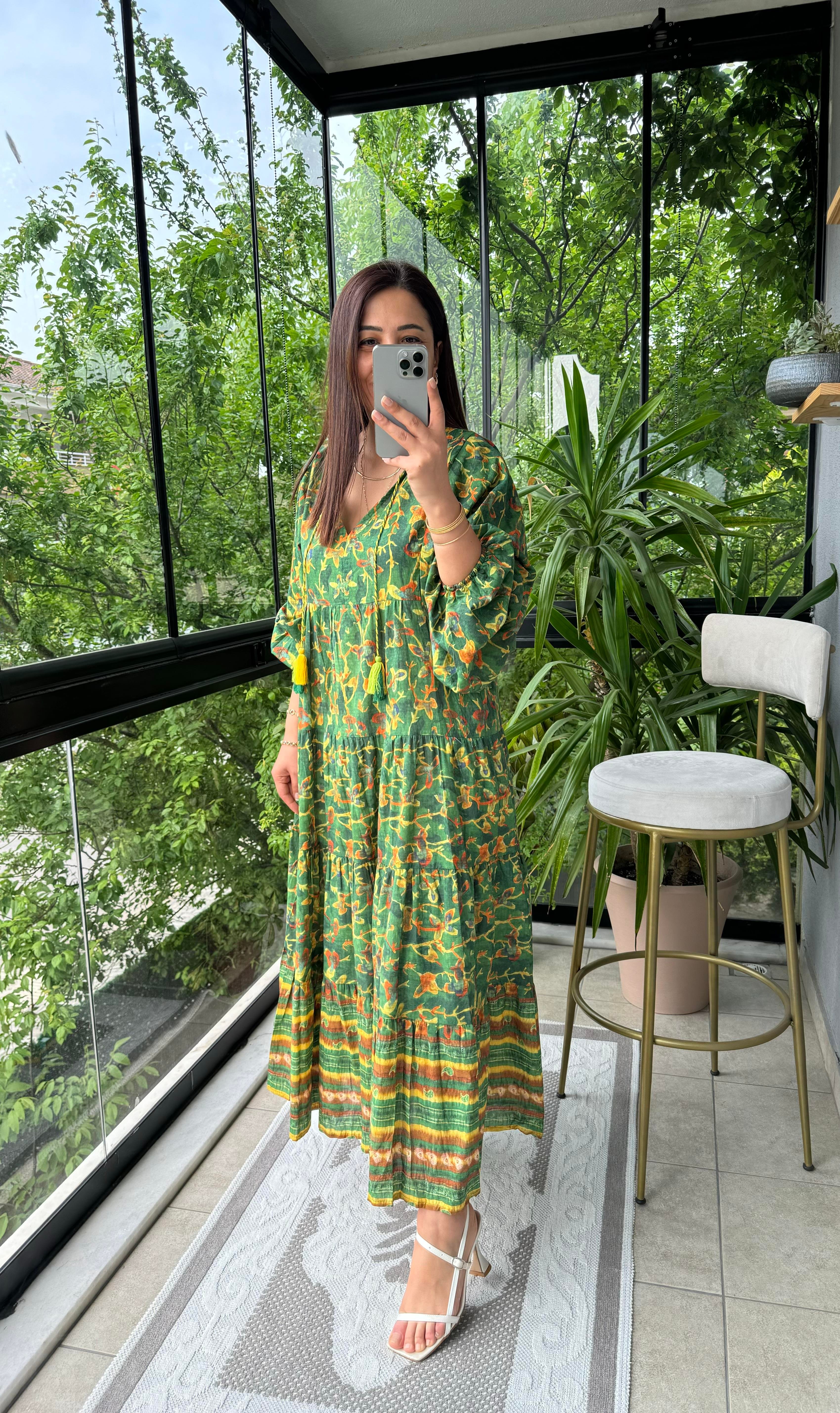 Püskül Detaylı Uzun Pamuklu Elbise Yeşil