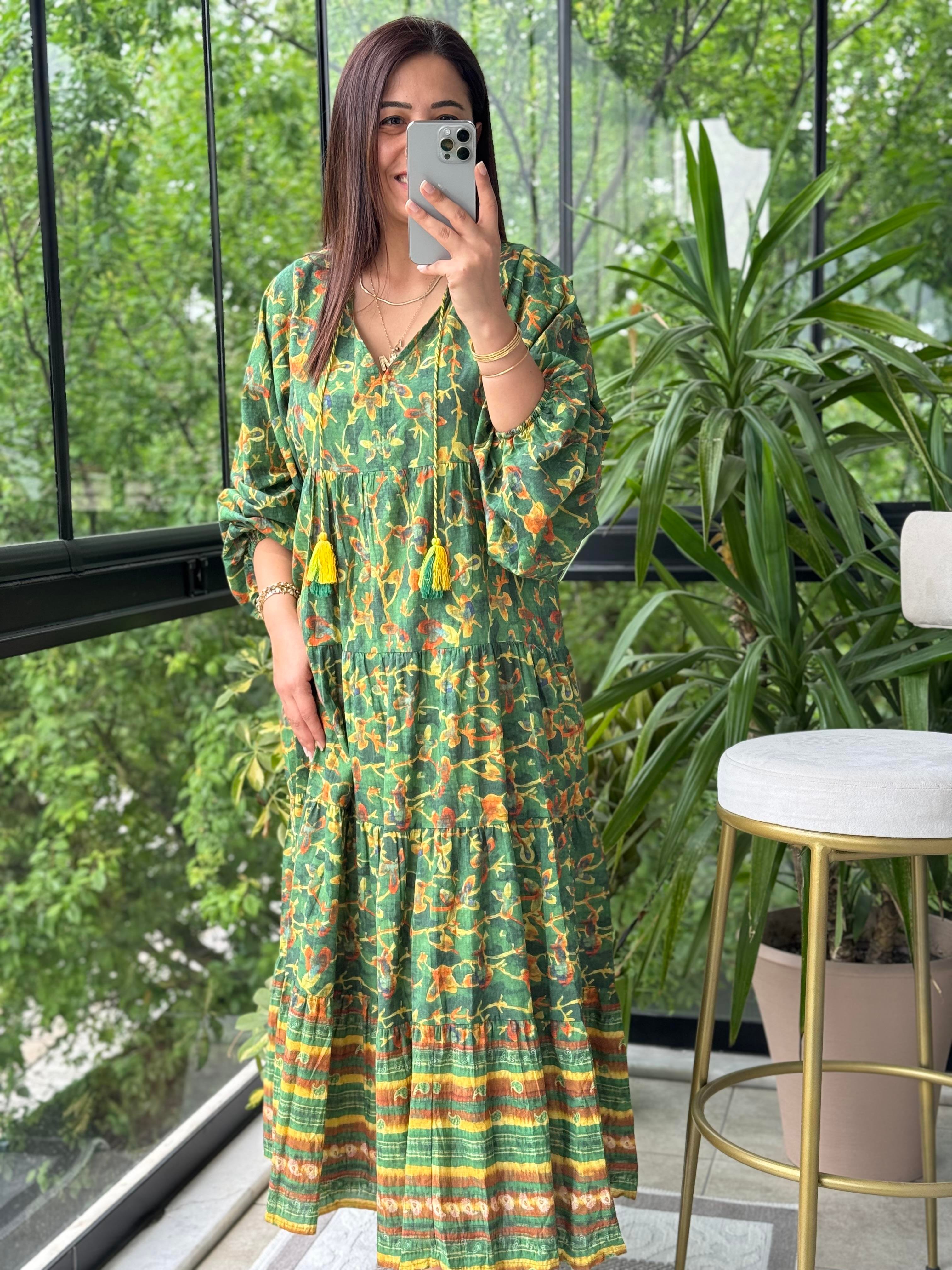 Püskül Detaylı Uzun Pamuklu Elbise Yeşil