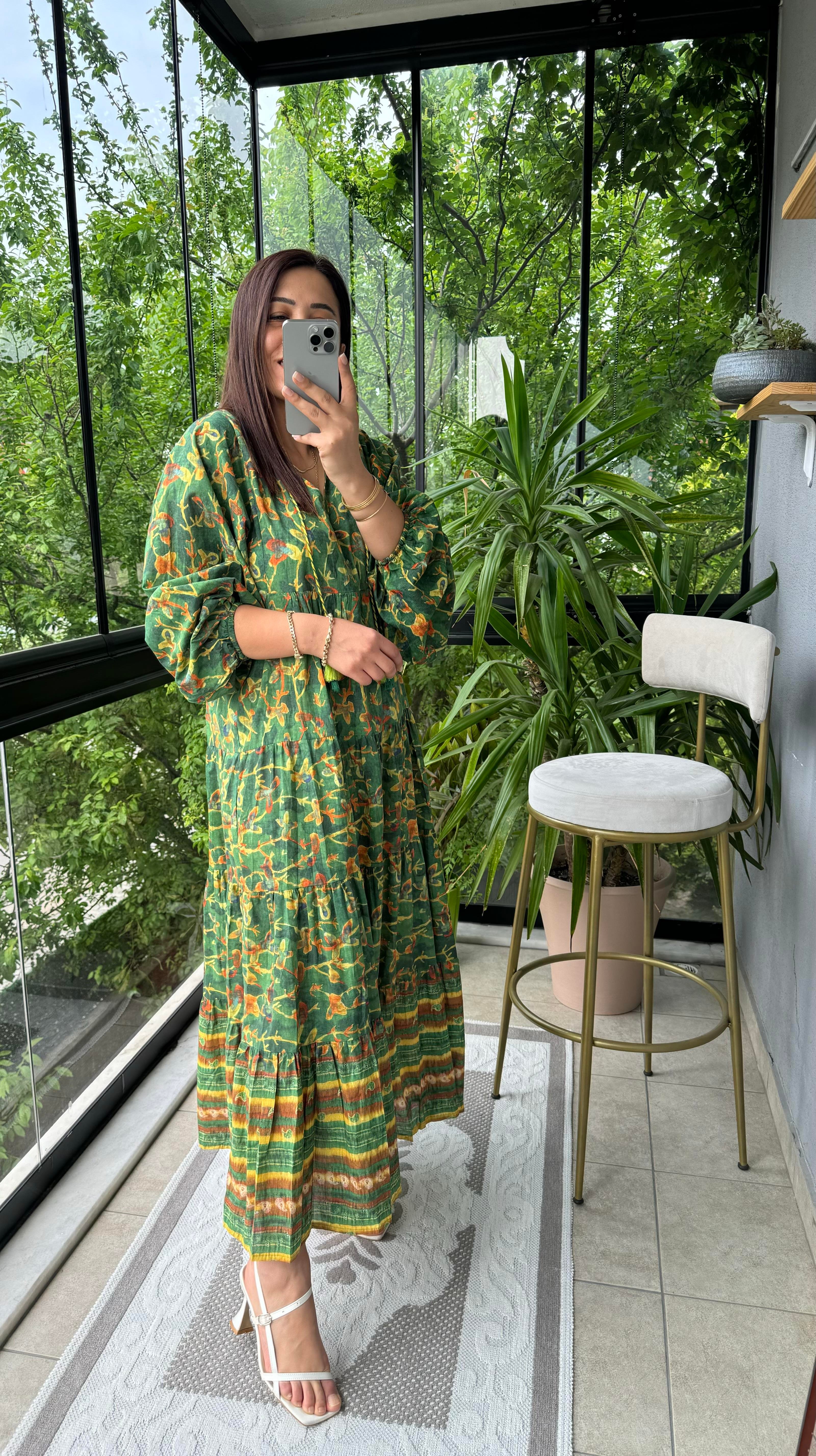 Püskül Detaylı Uzun Pamuklu Elbise Yeşil