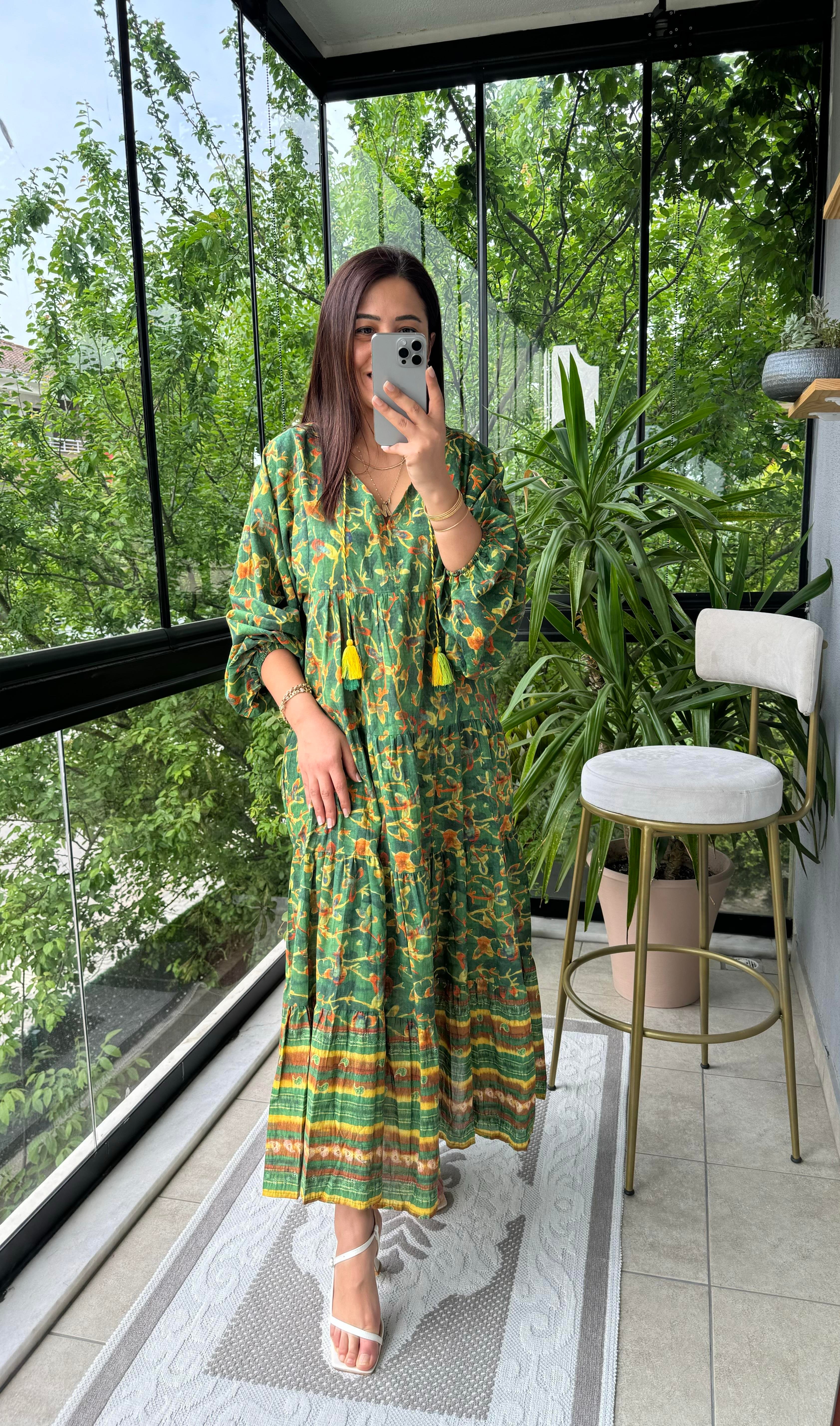 Püskül Detaylı Uzun Pamuklu Elbise Yeşil