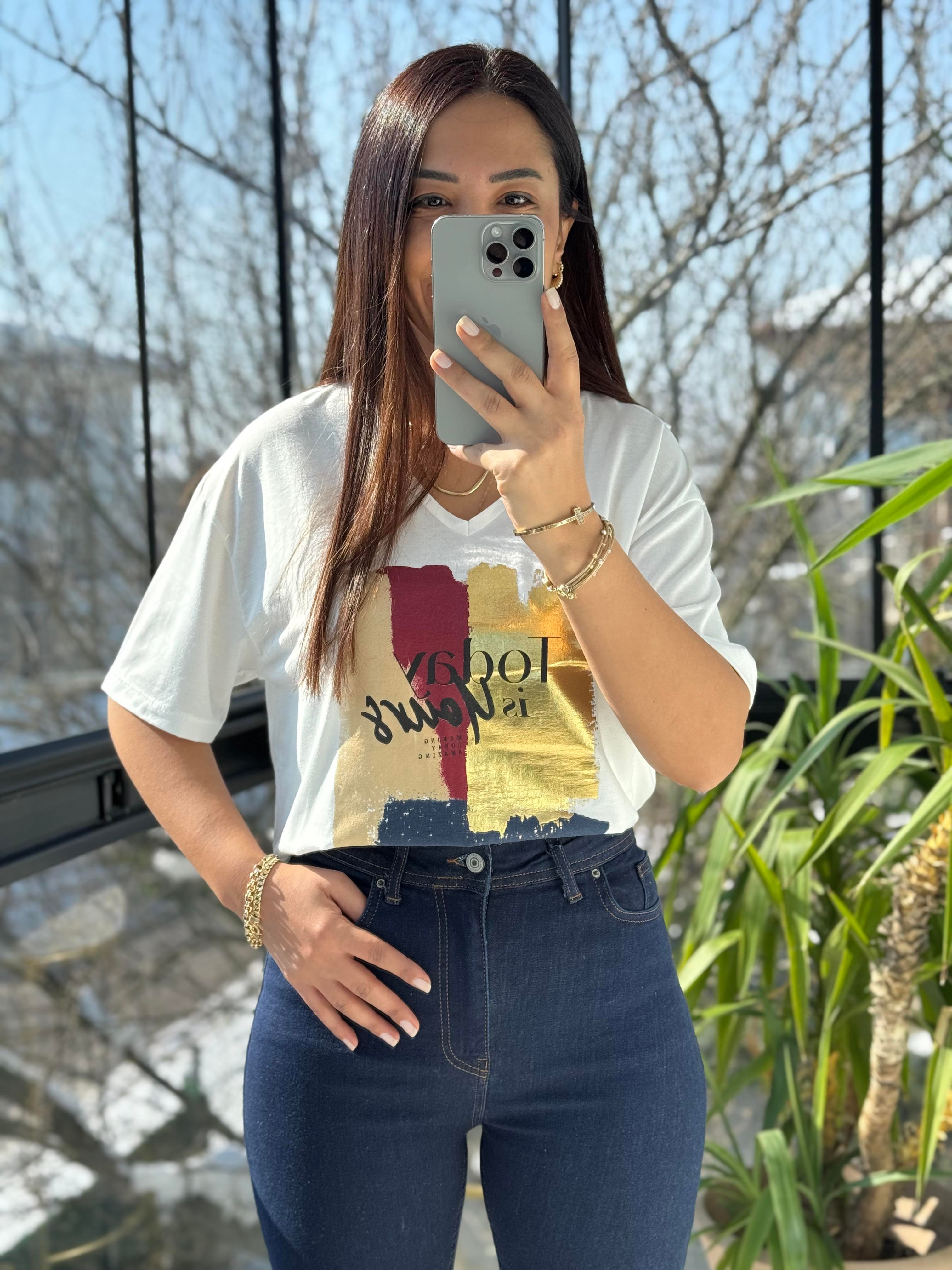 Renkli Gold Baskılı Tişört Ekru