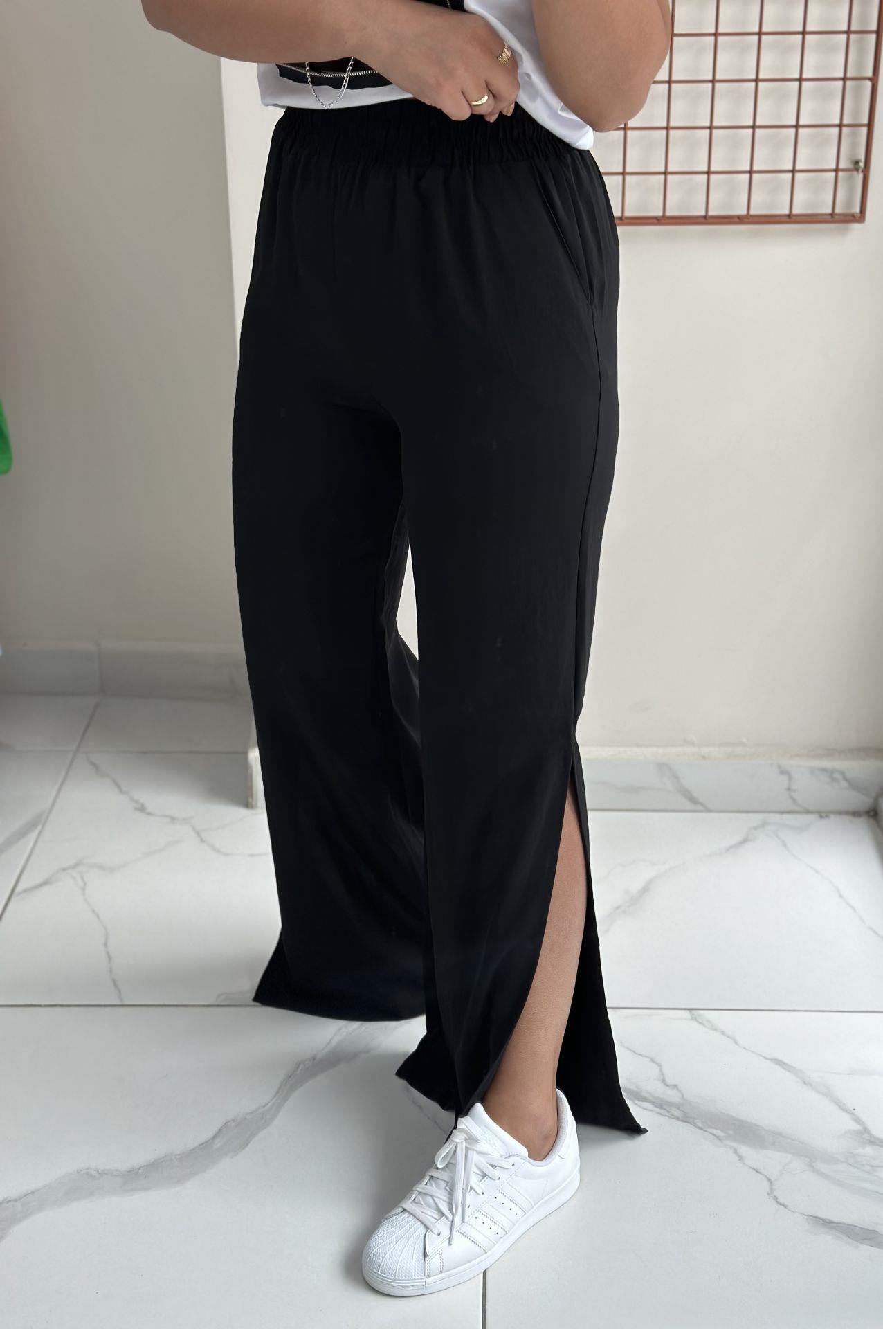 Siyah Tensel Kumaş Yırtmaçlı Pantolon