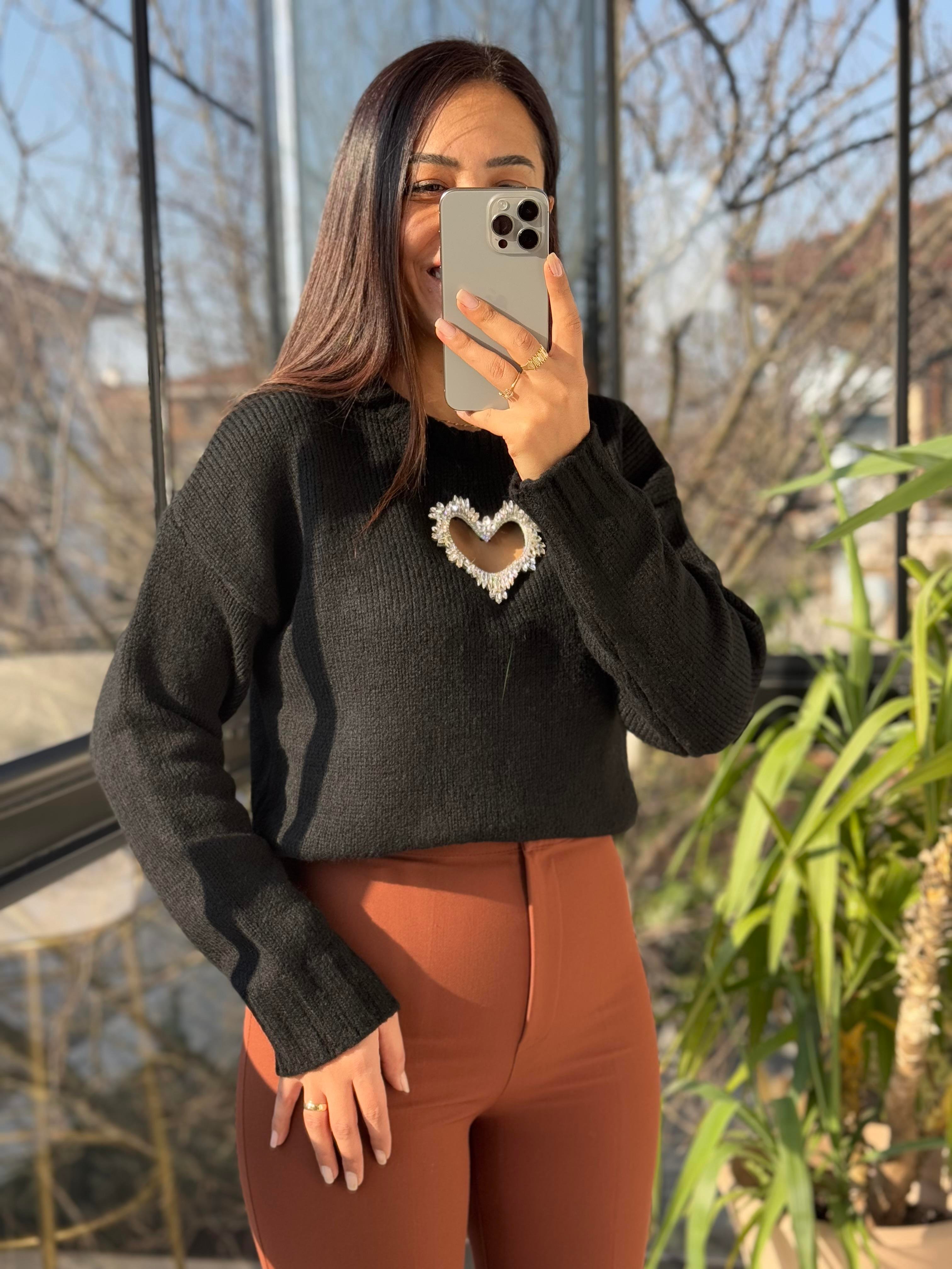 Taşlı Kalp Kazak Siyah