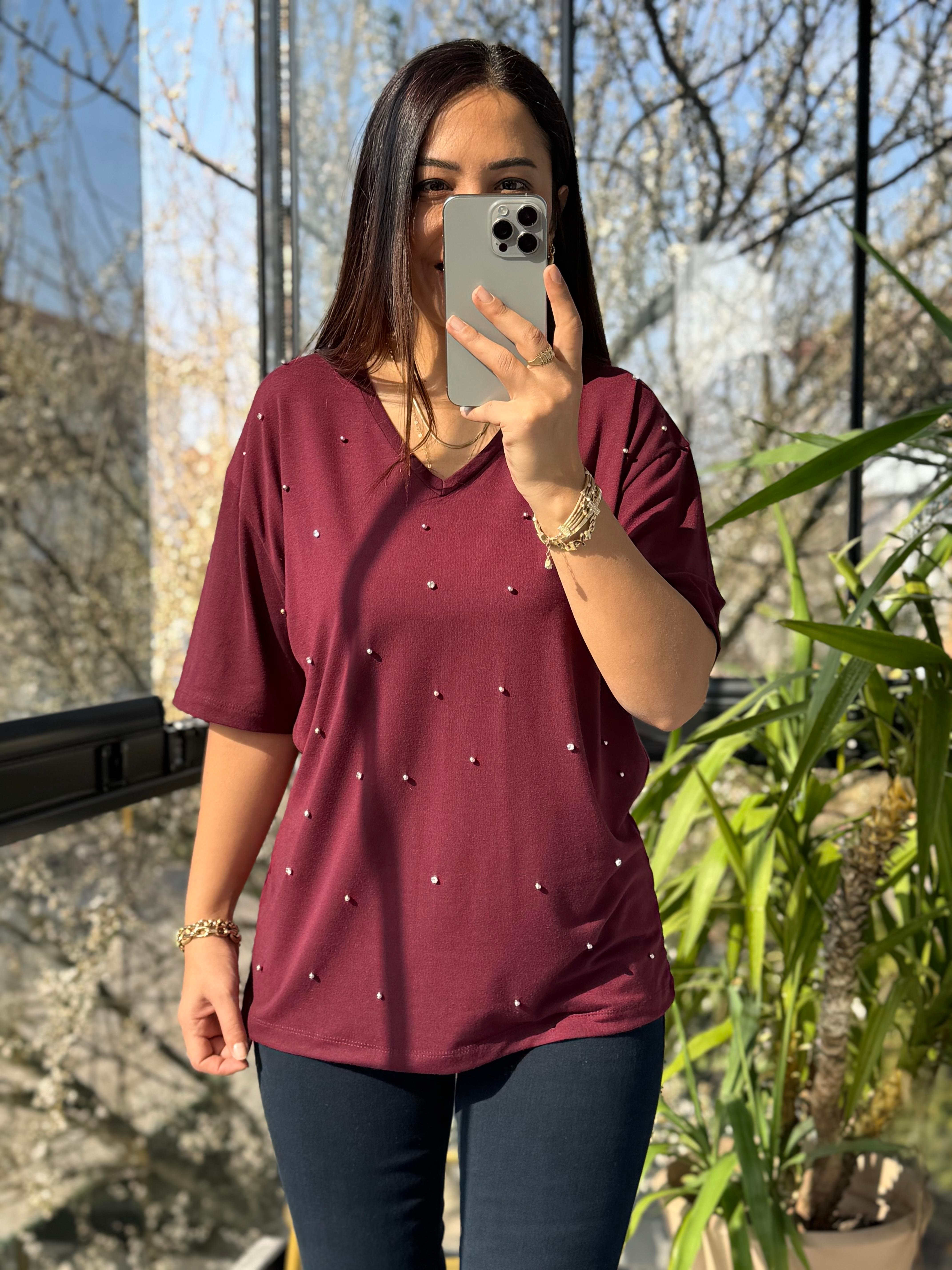 V Yaka Taş Detaylı Tişört Bordo