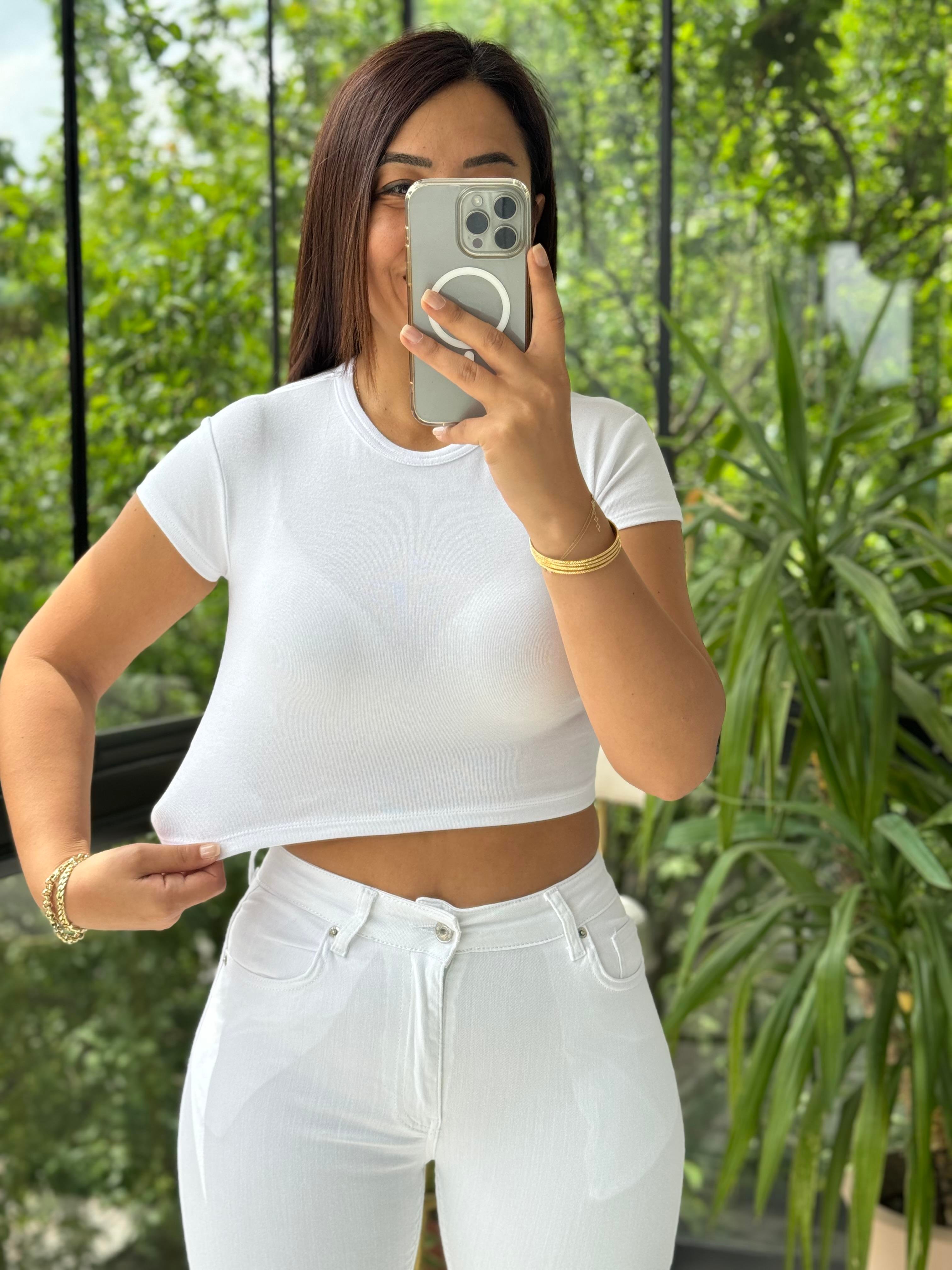 Vücuda Pamuklu Tişört Beyaz