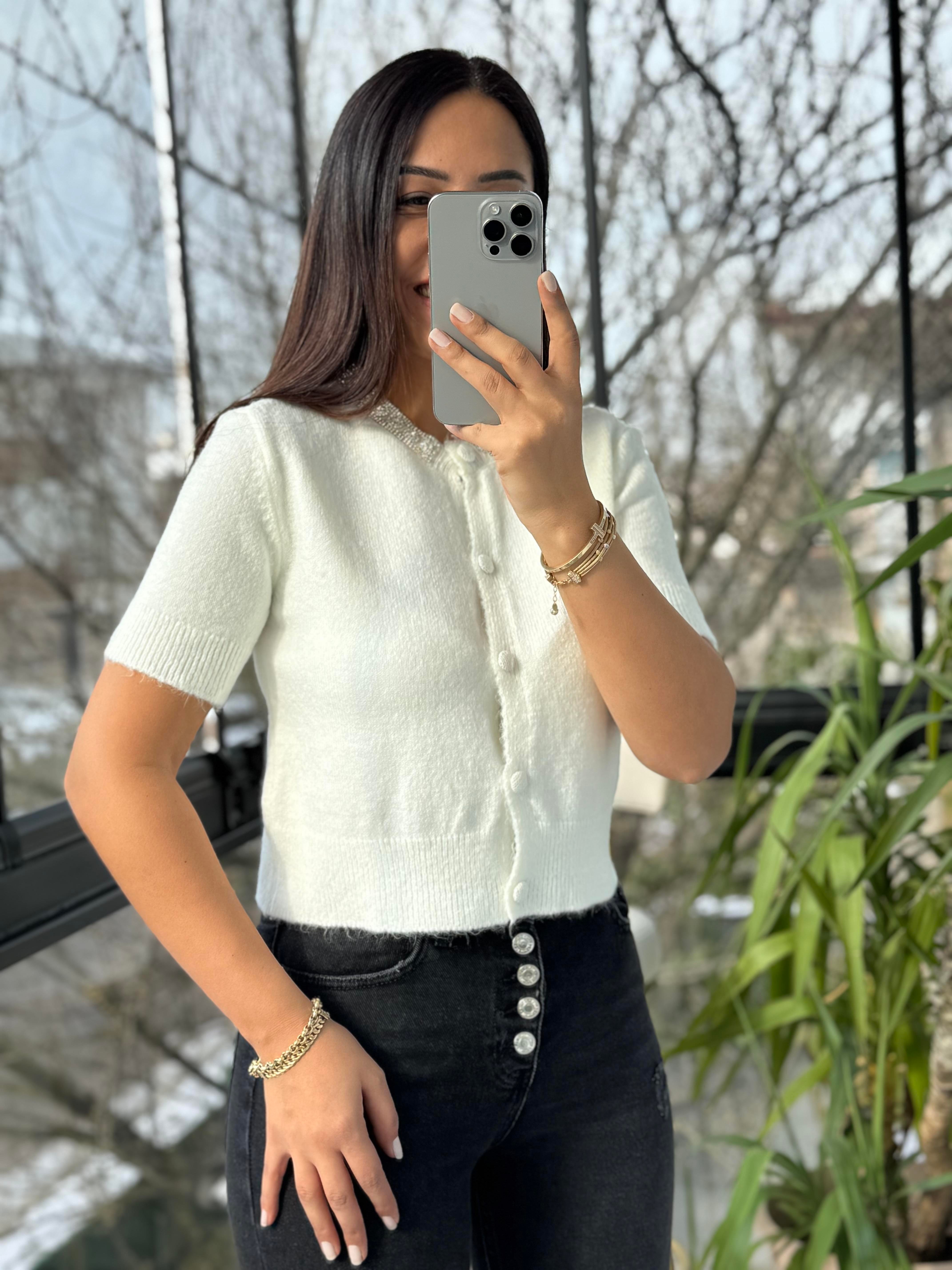 Yakası Taş Detaylı Triko Hırka Ekru
