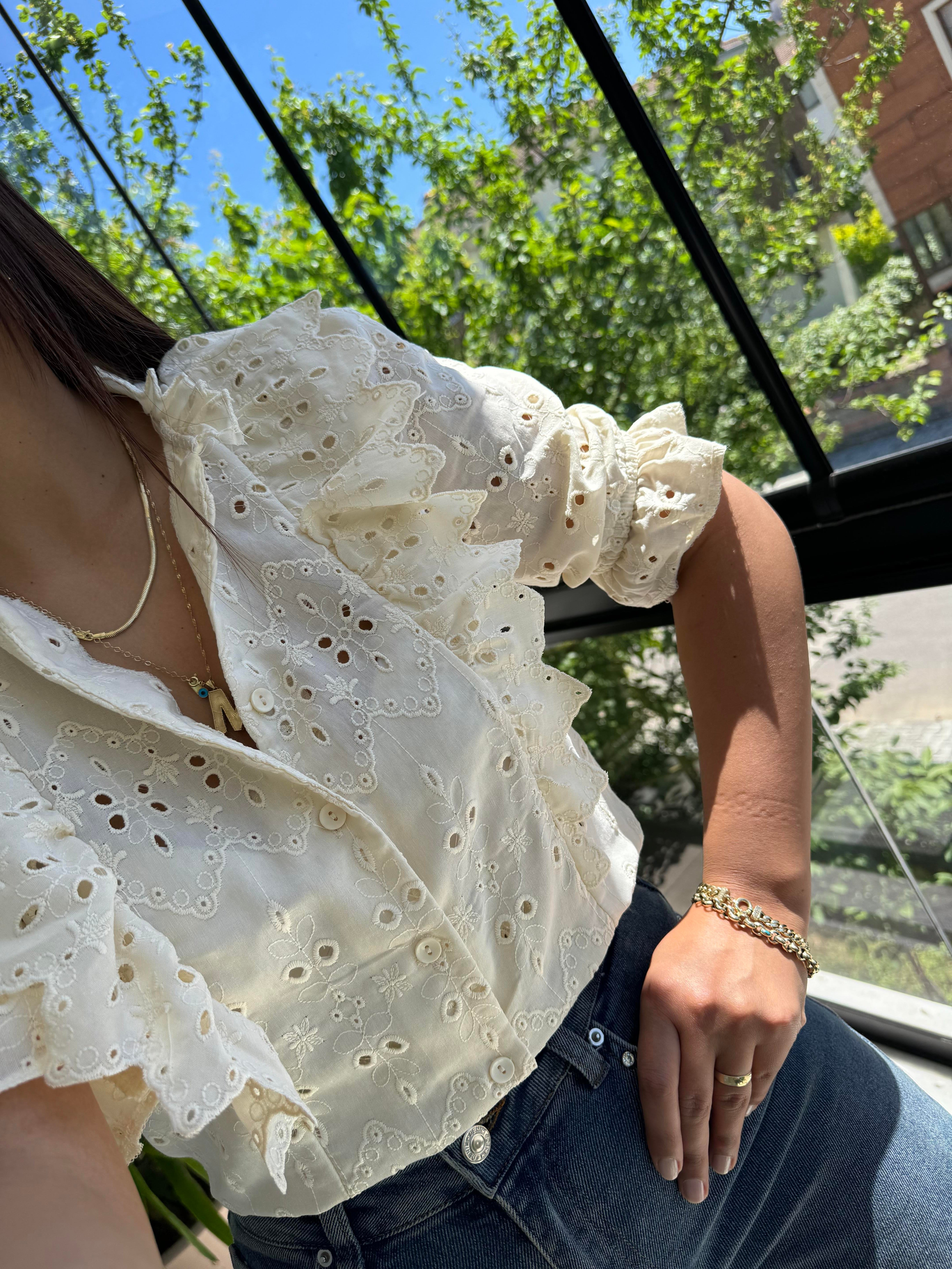 Yanları Fırfırlı Fisto Gömlek Bej