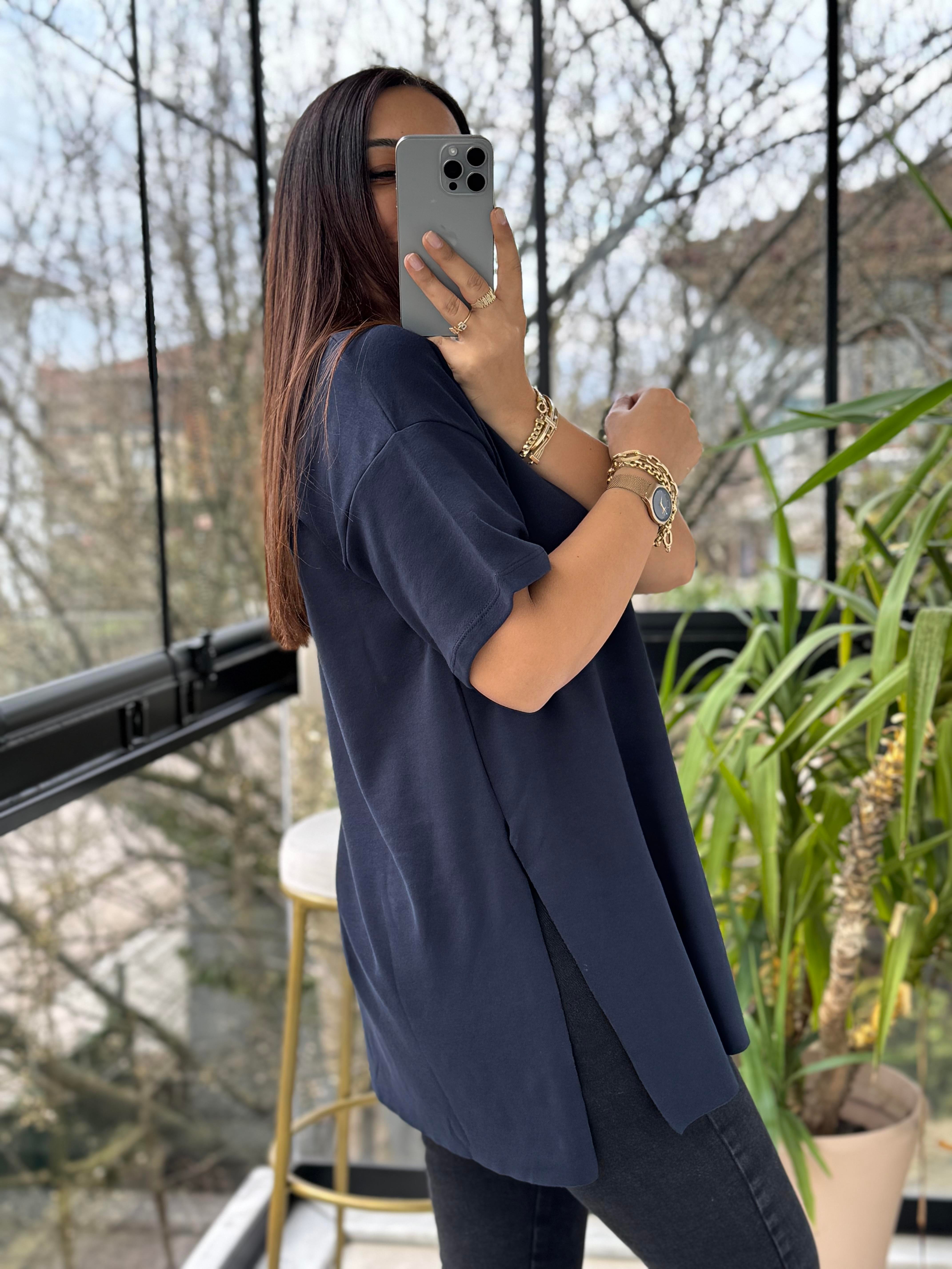 Yanları Yırtmaçlı Basic Tişört Lacivert