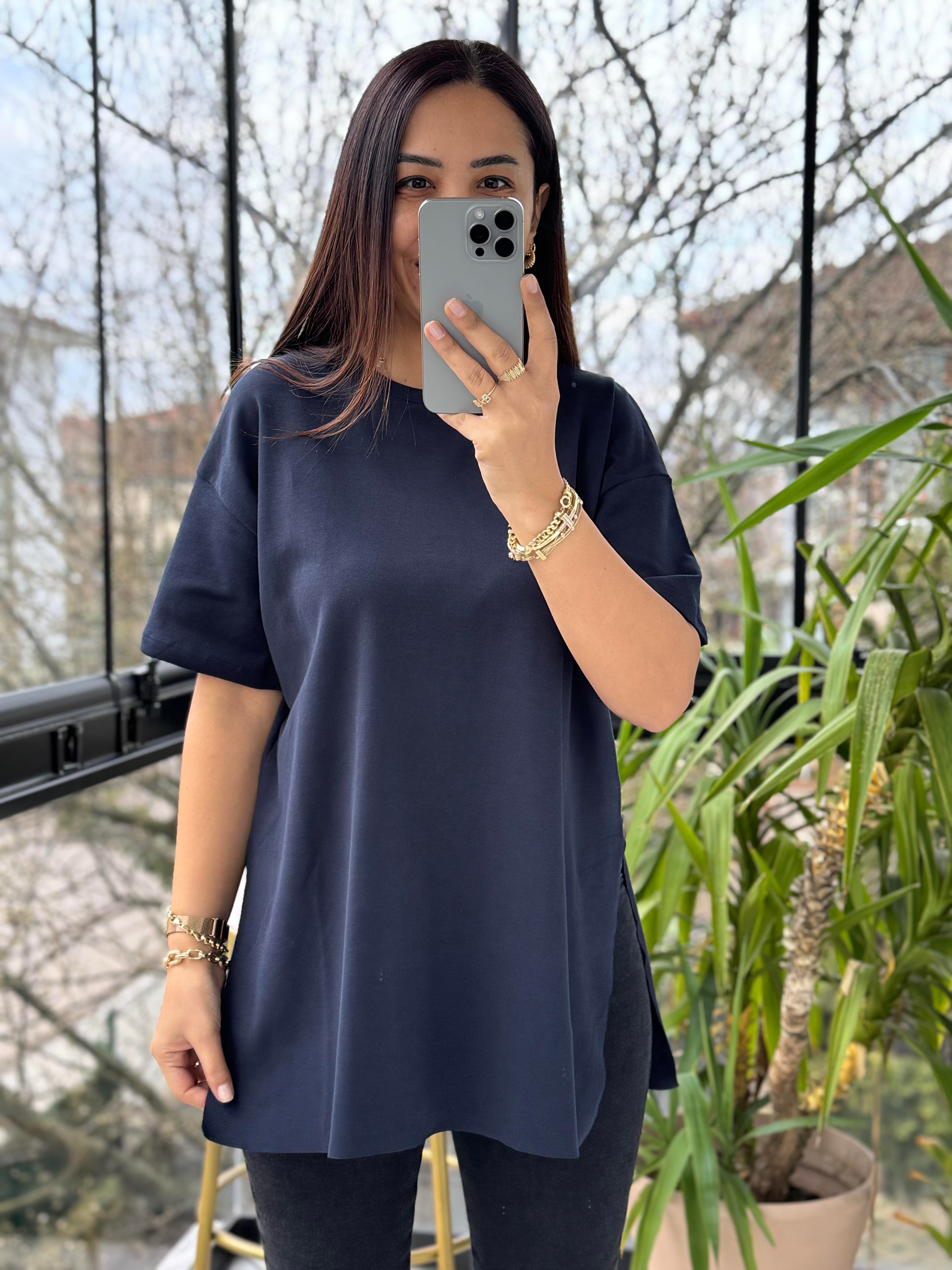 Yanları Yırtmaçlı Basic Tişört Lacivert