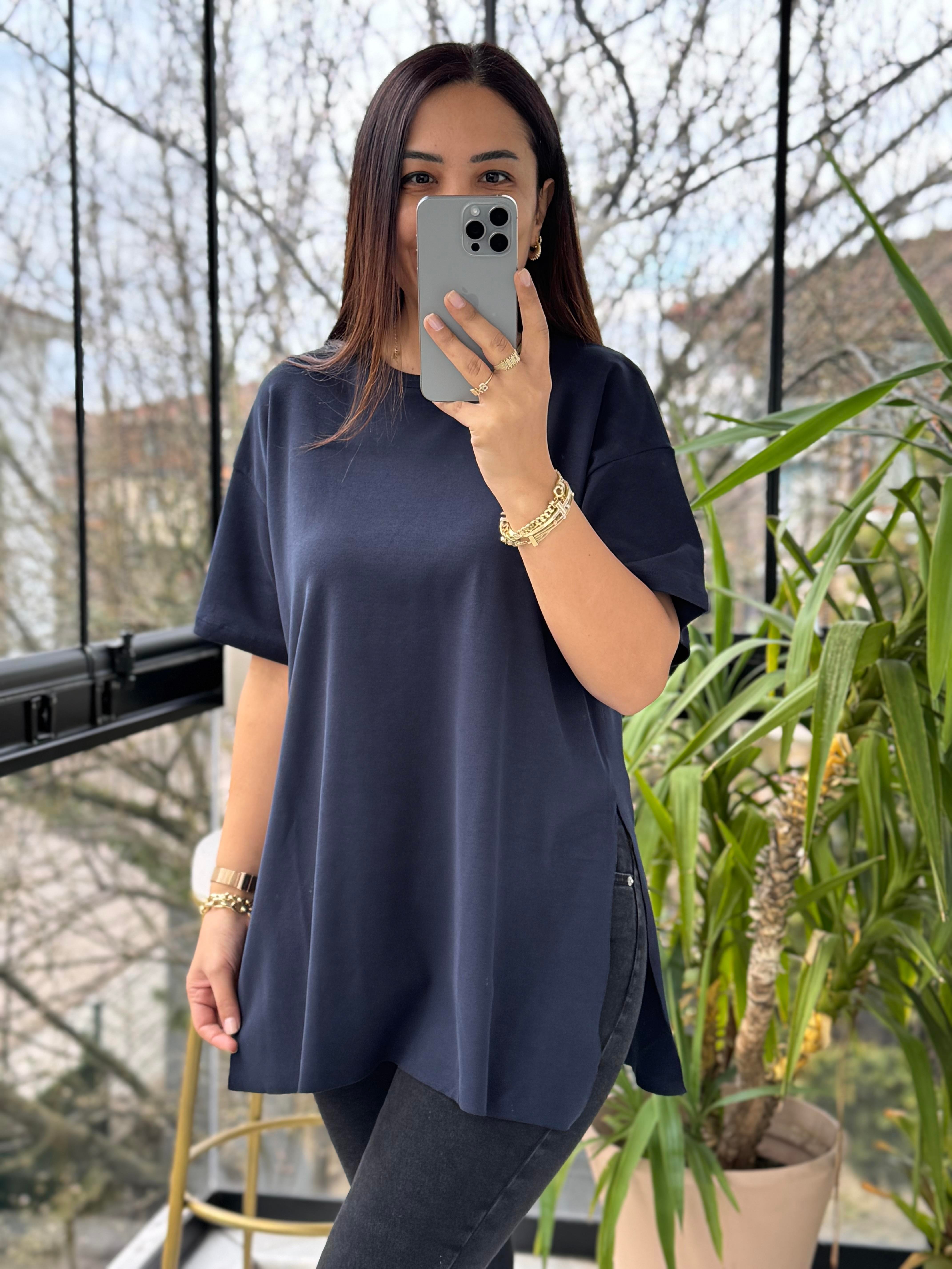 Yanları Yırtmaçlı Basic Tişört Lacivert