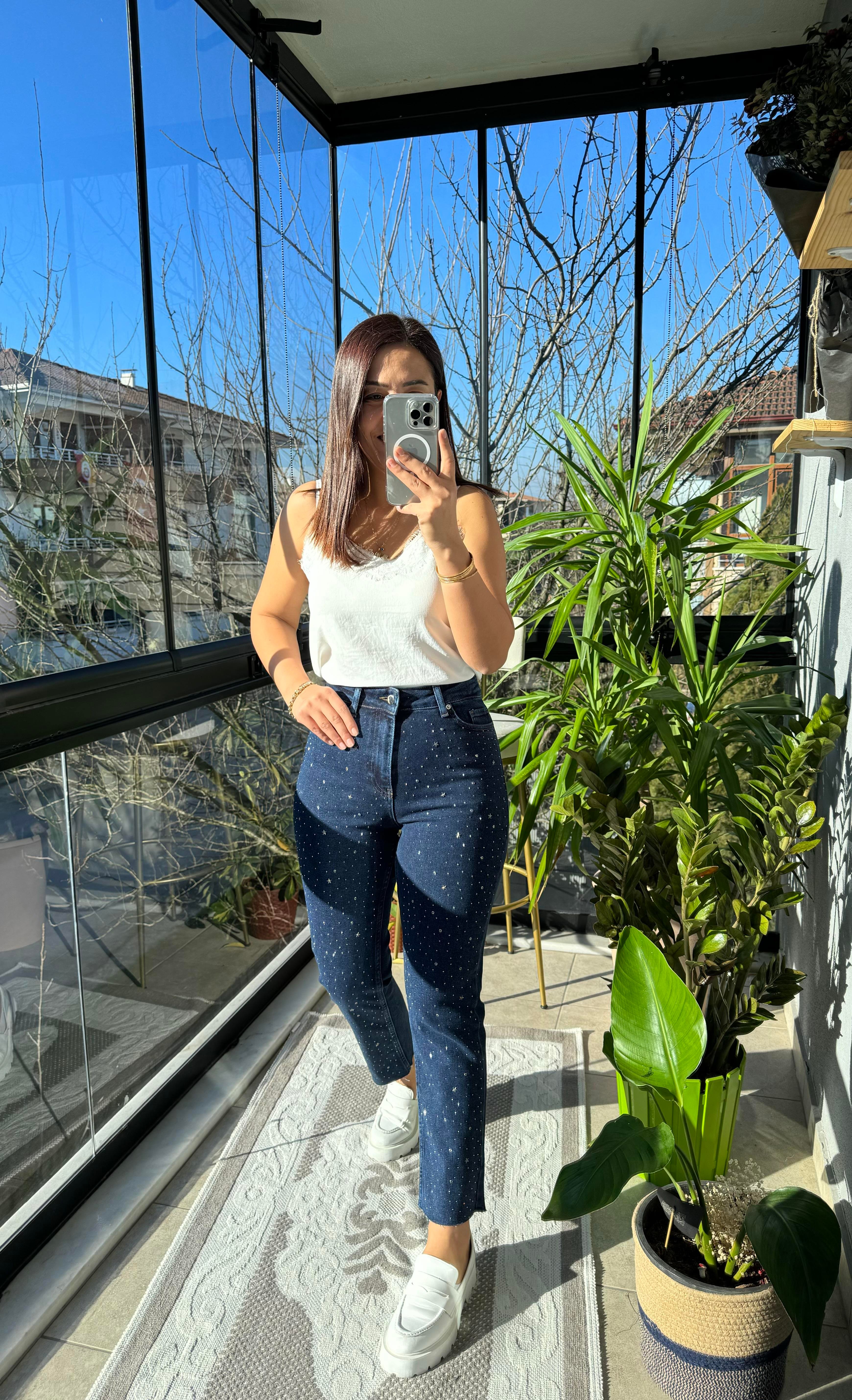 Yıldız Taşlı Kesik Paça Mom Jean Lacivert