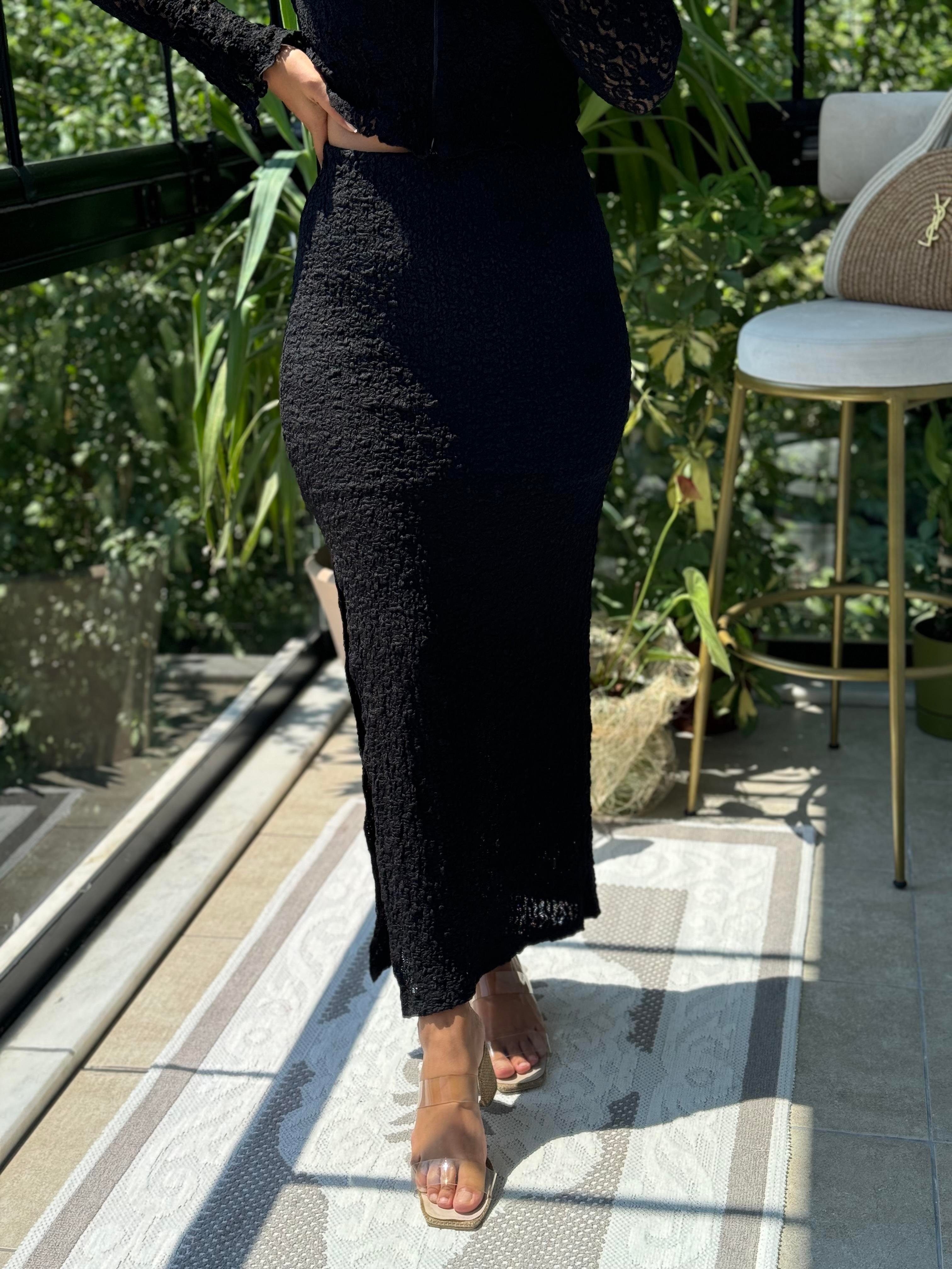 Yırtmaçlı Uzun Dantel Etek Siyah