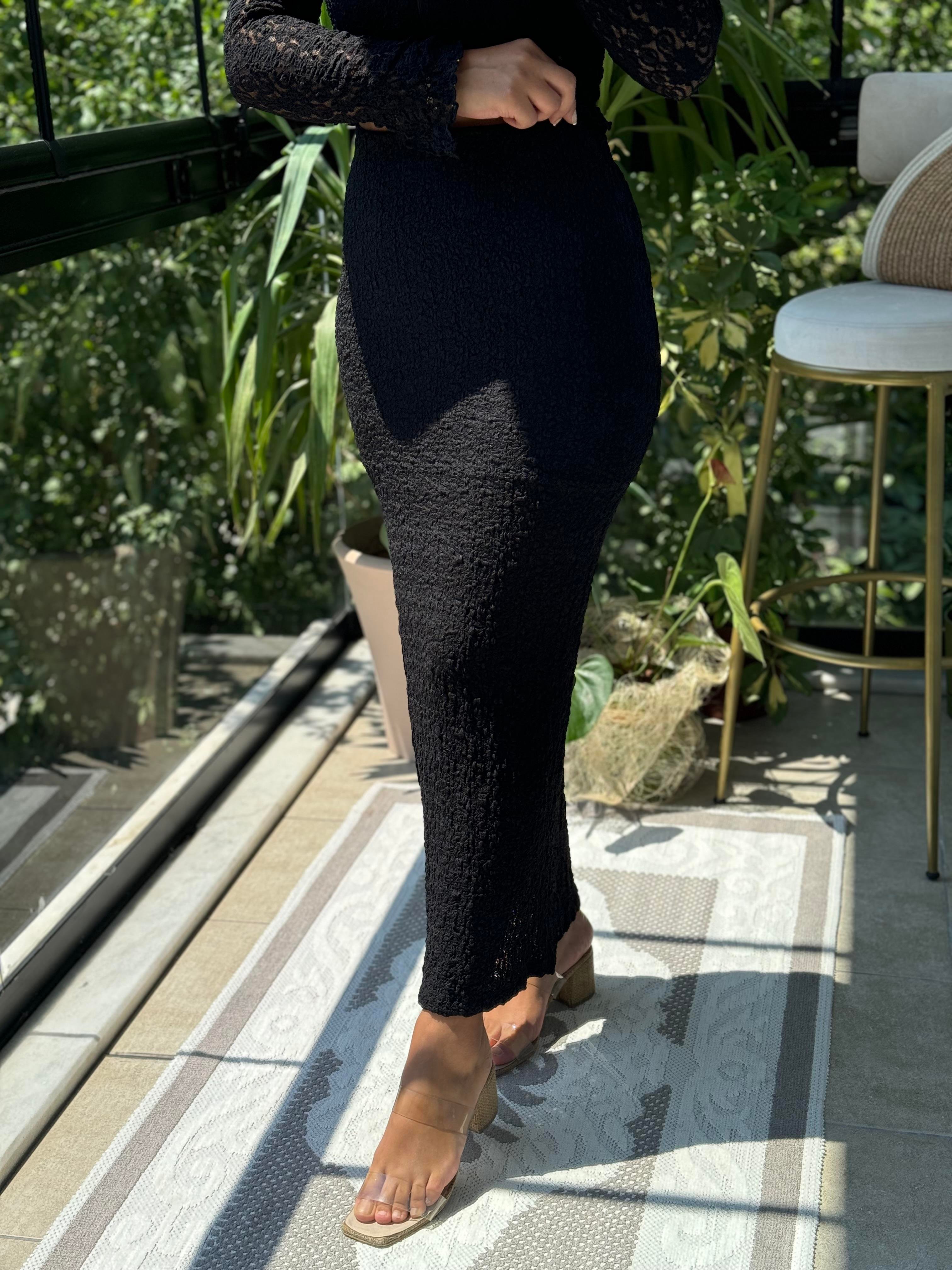 Yırtmaçlı Uzun Dantel Etek Siyah