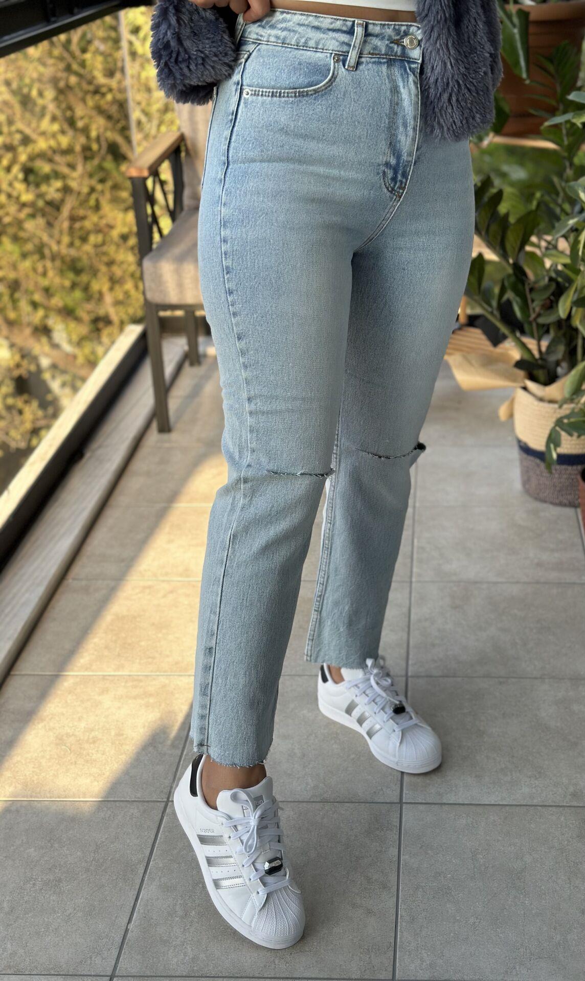 ZRA Dizi Yırtık Kesik Paça Mom