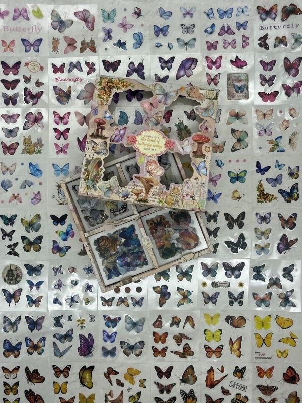  4 Bölmeli 100 Yaprak 600 Adet Özel Tasarım Retro Soft Renk Kelebekli  Sticker Set /Etiket / Çııkartma Su Geçirmez