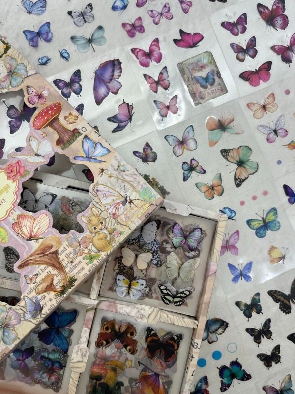  4 Bölmeli 100 Yaprak 600 Adet Özel Tasarım Retro Soft Renk Kelebekli  Sticker Set /Etiket / Çııkartma Su Geçirmez