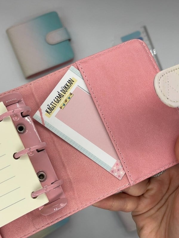  Mini Boy Mavi Beyaz Tonları Mıknatıslı PU Deri Kapaklı Sürdürülebilir Ajanda/ Planner/ Binder Defter 80 Yaprak (Çizgili, Değiştirilebilir Sayfa)
