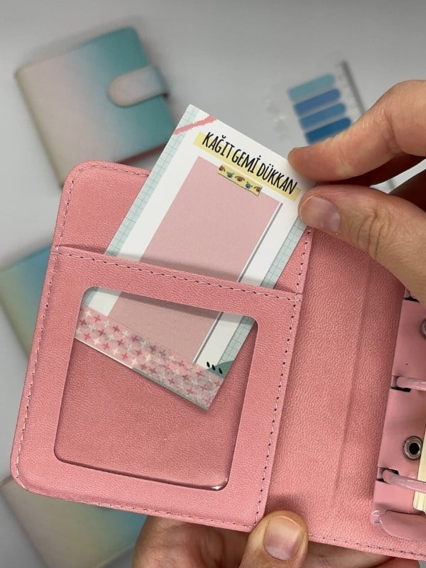  Mini Boy Mavi Beyaz Tonları Mıknatıslı PU Deri Kapaklı Sürdürülebilir Ajanda/ Planner/ Binder Defter 80 Yaprak (Çizgili, Değiştirilebilir Sayfa)