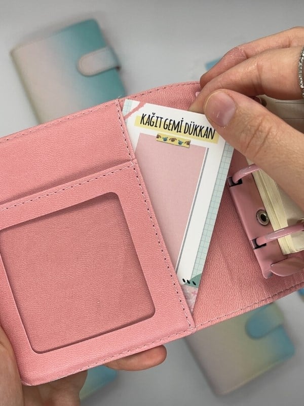  Mini Boy Mavi Beyaz Tonları Mıknatıslı PU Deri Kapaklı Sürdürülebilir Ajanda/ Planner/ Binder Defter 80 Yaprak (Çizgili, Değiştirilebilir Sayfa)