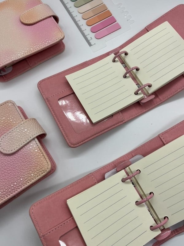  Mini Boy Pembe Krem Tonları Mıknatıslı PU Deri Kapaklı Sürdürülebilir Ajanda/ Planner/ Binder Defter 80 Yaprak (Çizgili, Değiştirilebilir Sayfa)