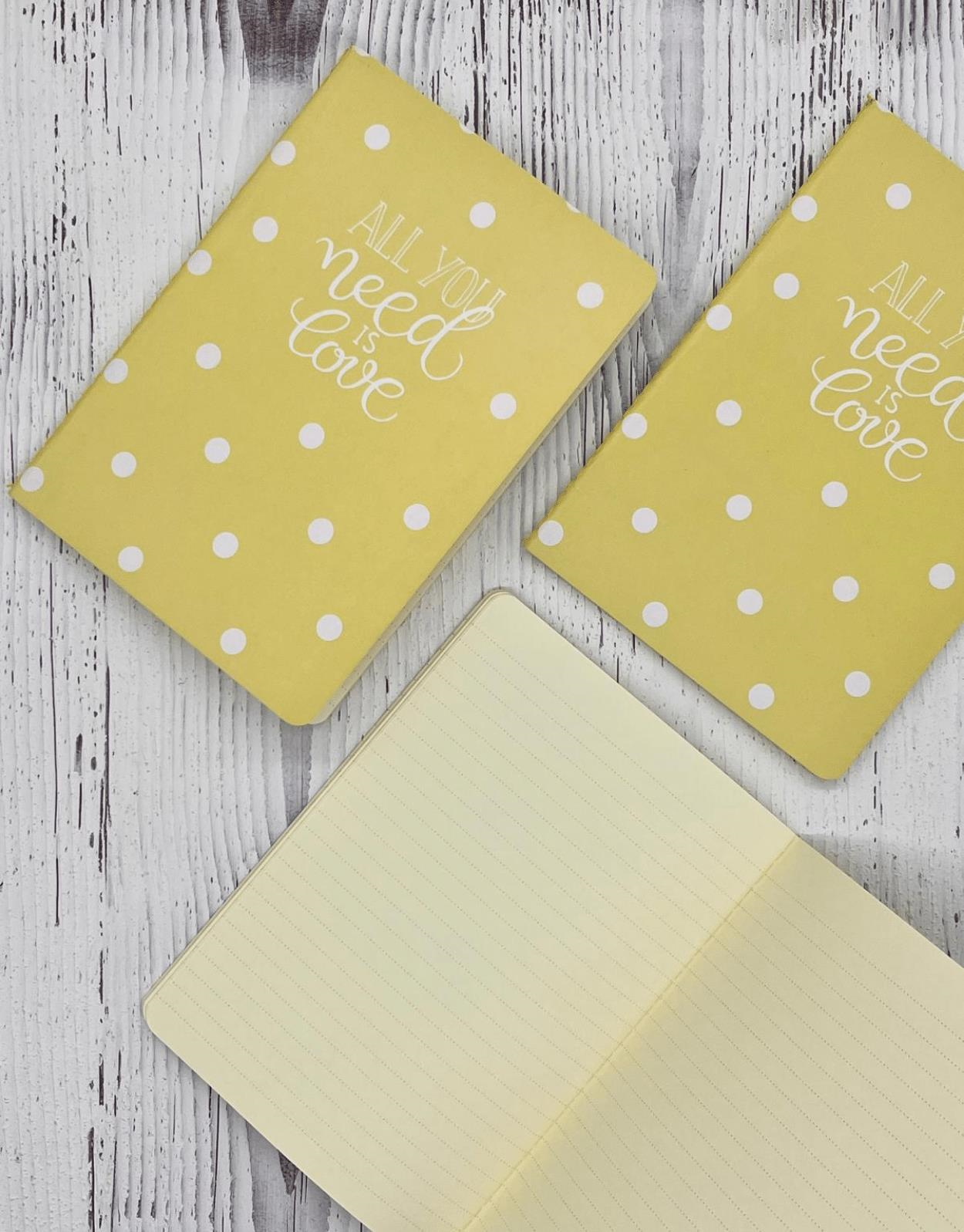 Çizgili Puantiyeli İçi ve Dışı Sarı Renk Defter 40 Yaprak