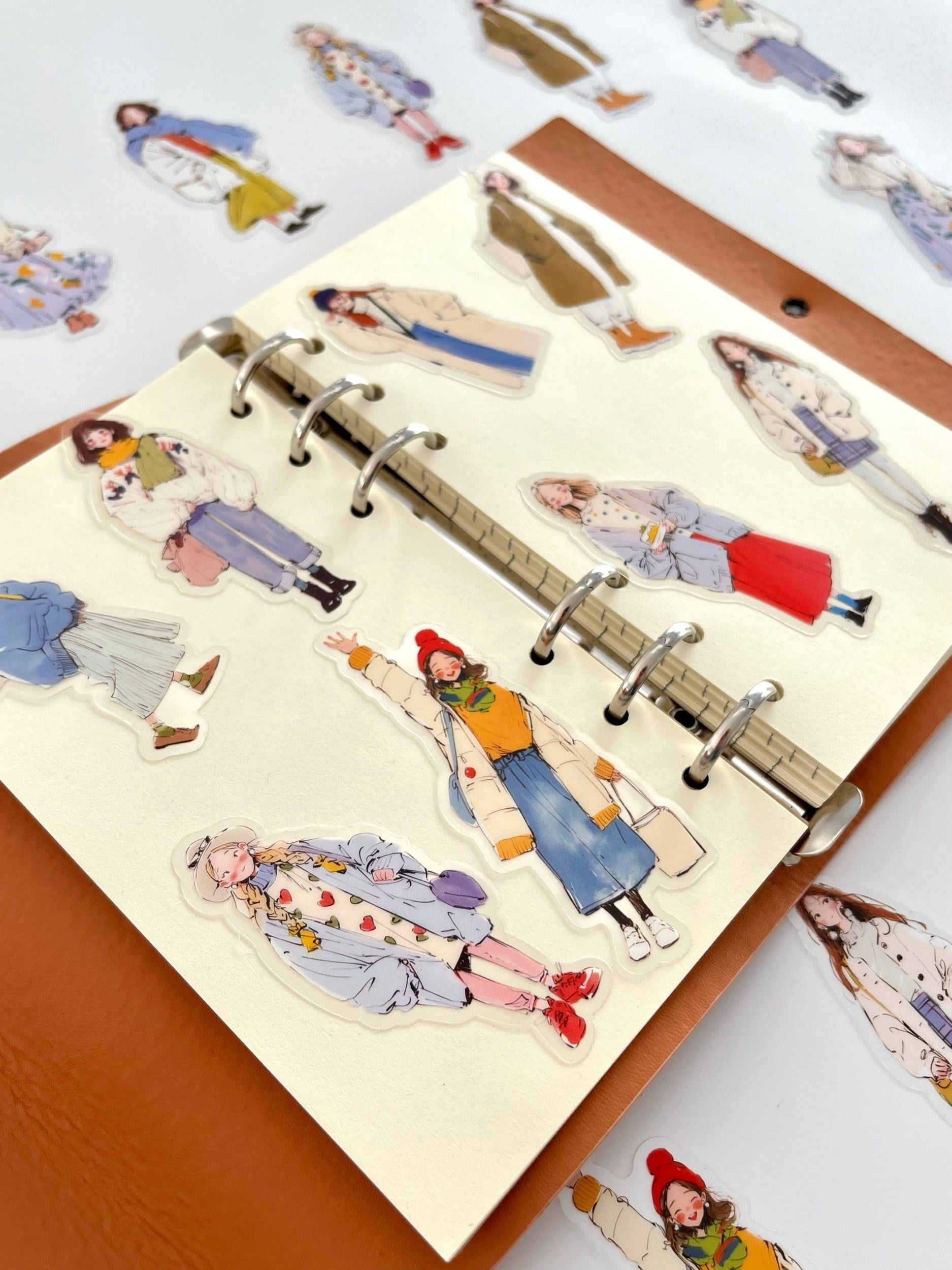 Cozy Girl Next Door Günlük Kombinli Genç Kızlar Figürlü 20 Adet Dekoratif Sticker Seti/ Etiket/Çıkartma