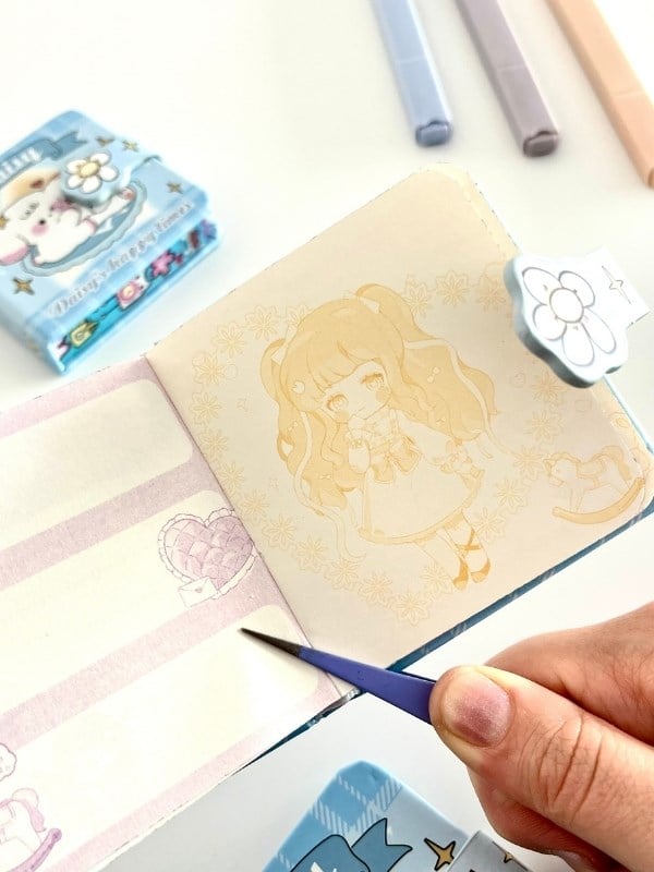 Daisy Happy Times Sert Kapaklı 130 Yaprak Renkli Mini Planlayıcı/Not Defteri/Mıknatıslı Ajanda