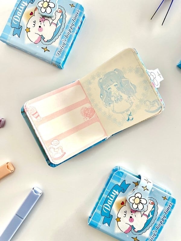 Daisy Happy Times Sert Kapaklı 130 Yaprak Renkli Mini Planlayıcı/Not Defteri/Mıknatıslı Ajanda