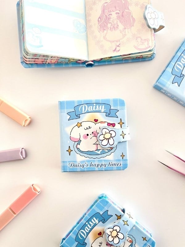 Daisy Happy Times Sert Kapaklı 130 Yaprak Renkli Mini Planlayıcı/Not Defteri/Mıknatıslı Ajanda