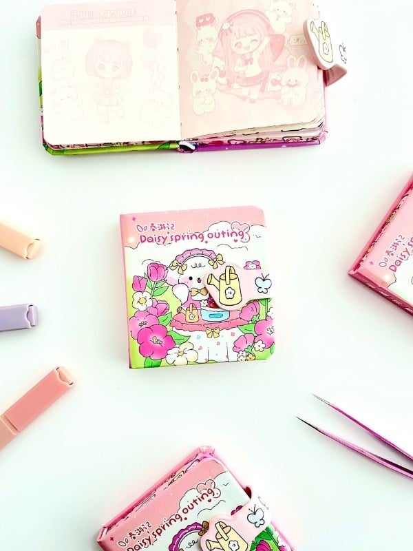 Daisy Spring Picnic Sert Kapaklı 130 Yaprak Renkli Mini Planlayıcı/Not Defteri/Mıknatıslı Ajanda