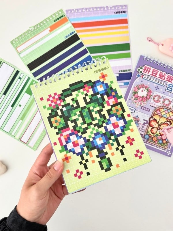 DIY 8 Farklı Çiçek Temalı Piksel Mozaik 6318 Parça Renk Kodlamalı Aktivite Defteri/Etiket/Çıkartma