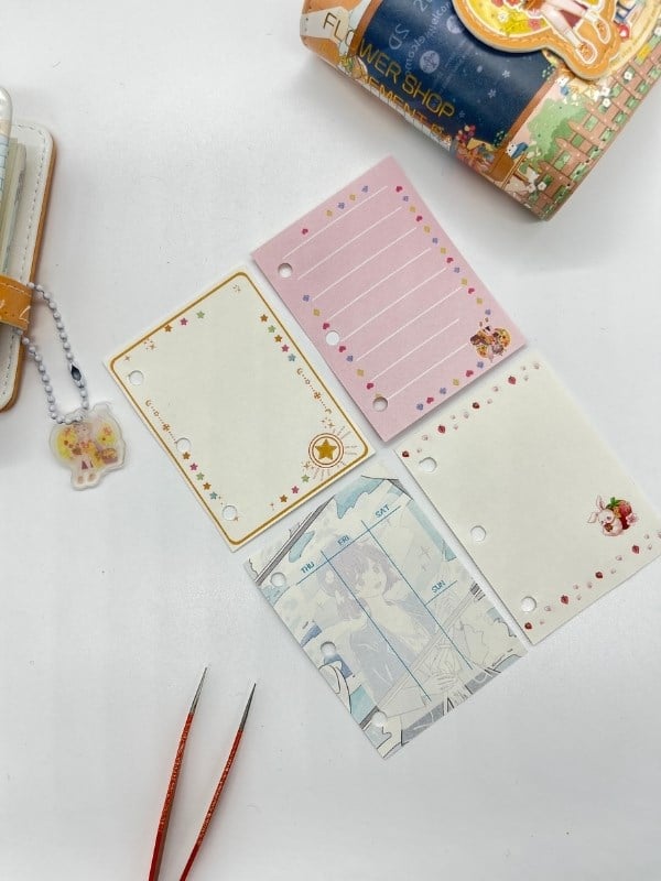 Flower Shop Çiçekçi Kız Temalı Charmlı Mini Planlayıcı Spiralli Defter/80 Yaprak/Mıknatıslı Ajanda